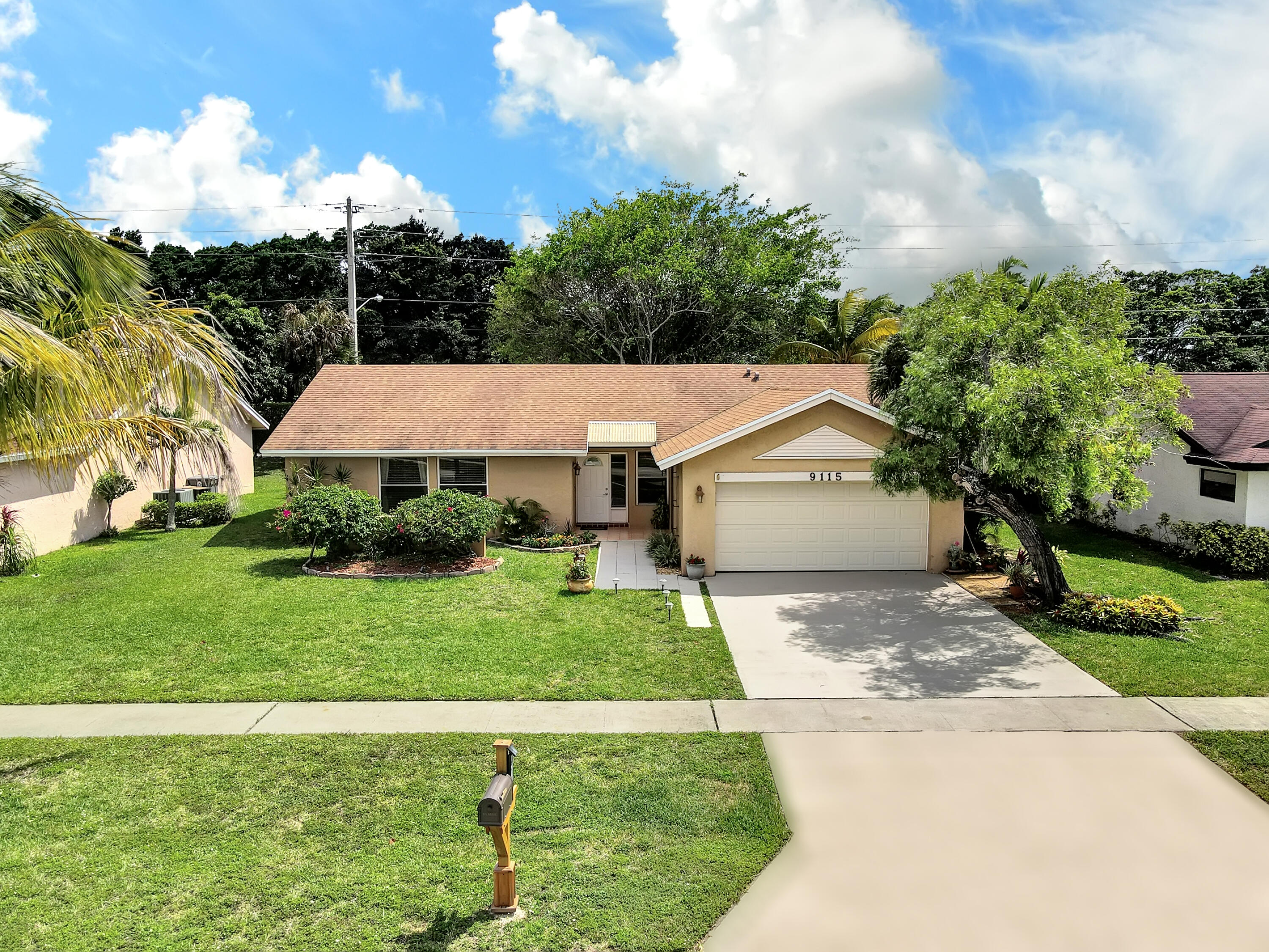 9115 Bedford Dr