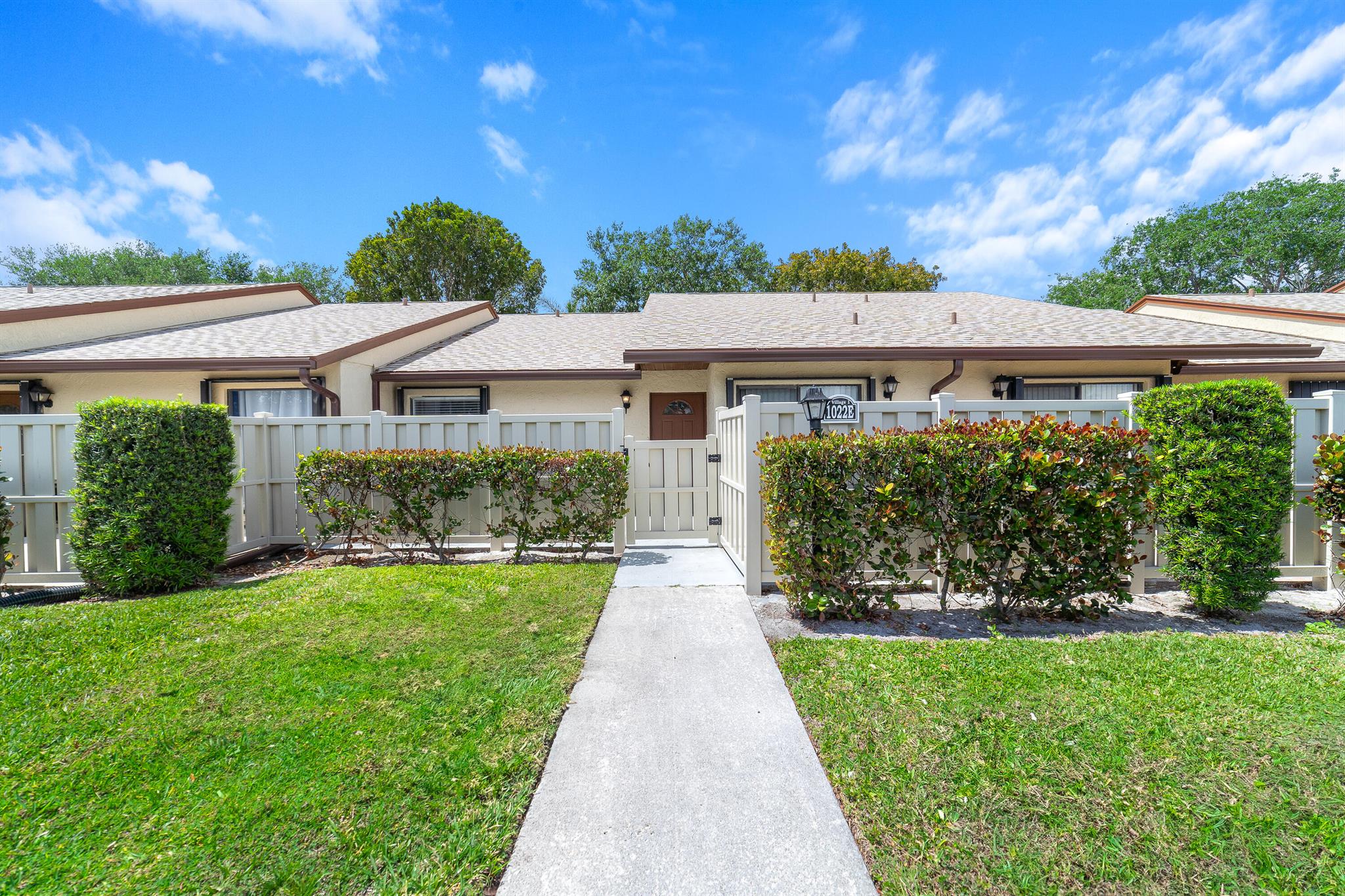 1022 Green Pine Blvd #E