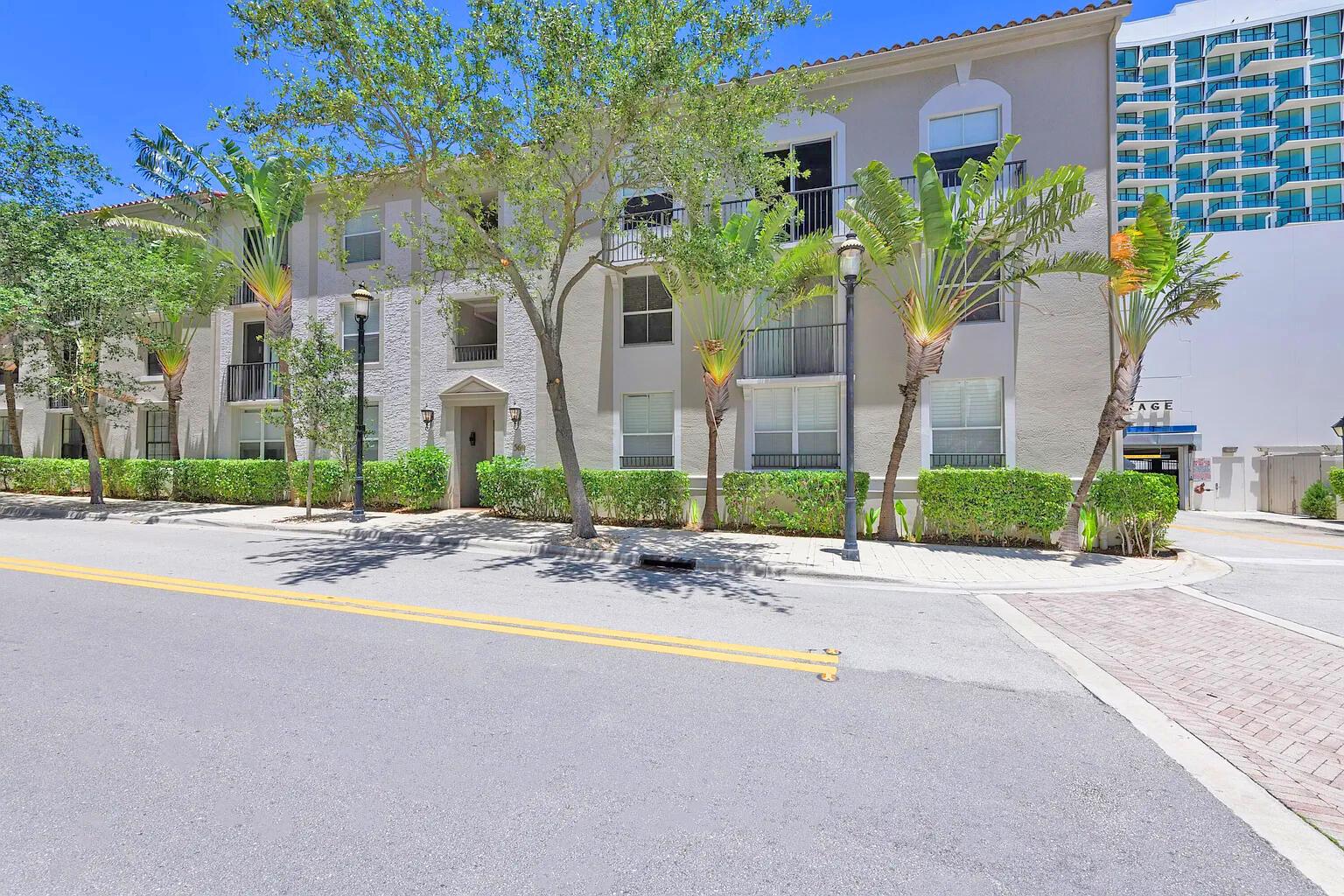 560 S Sapodilla 203rd Ave #203