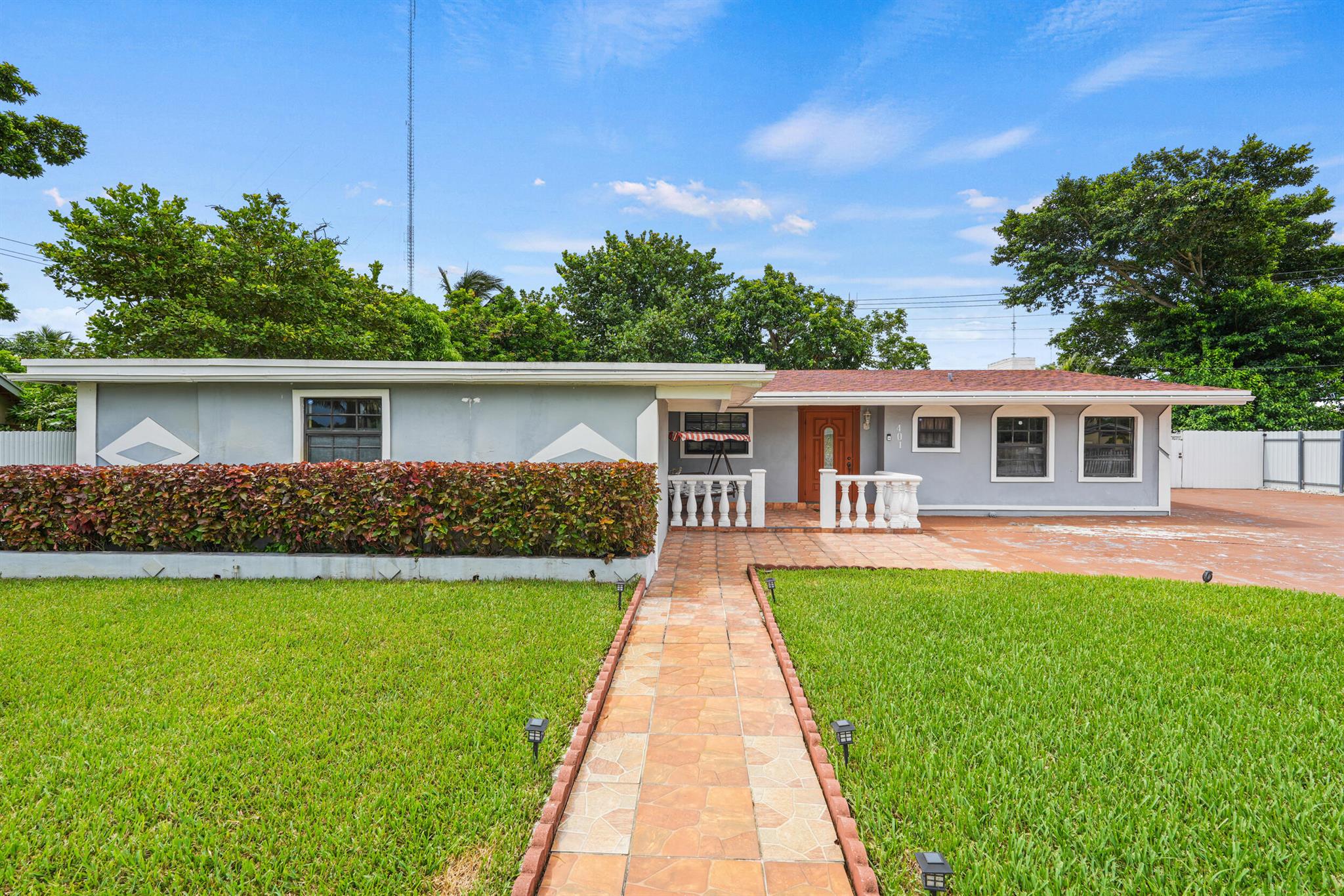 401 NW 198th St