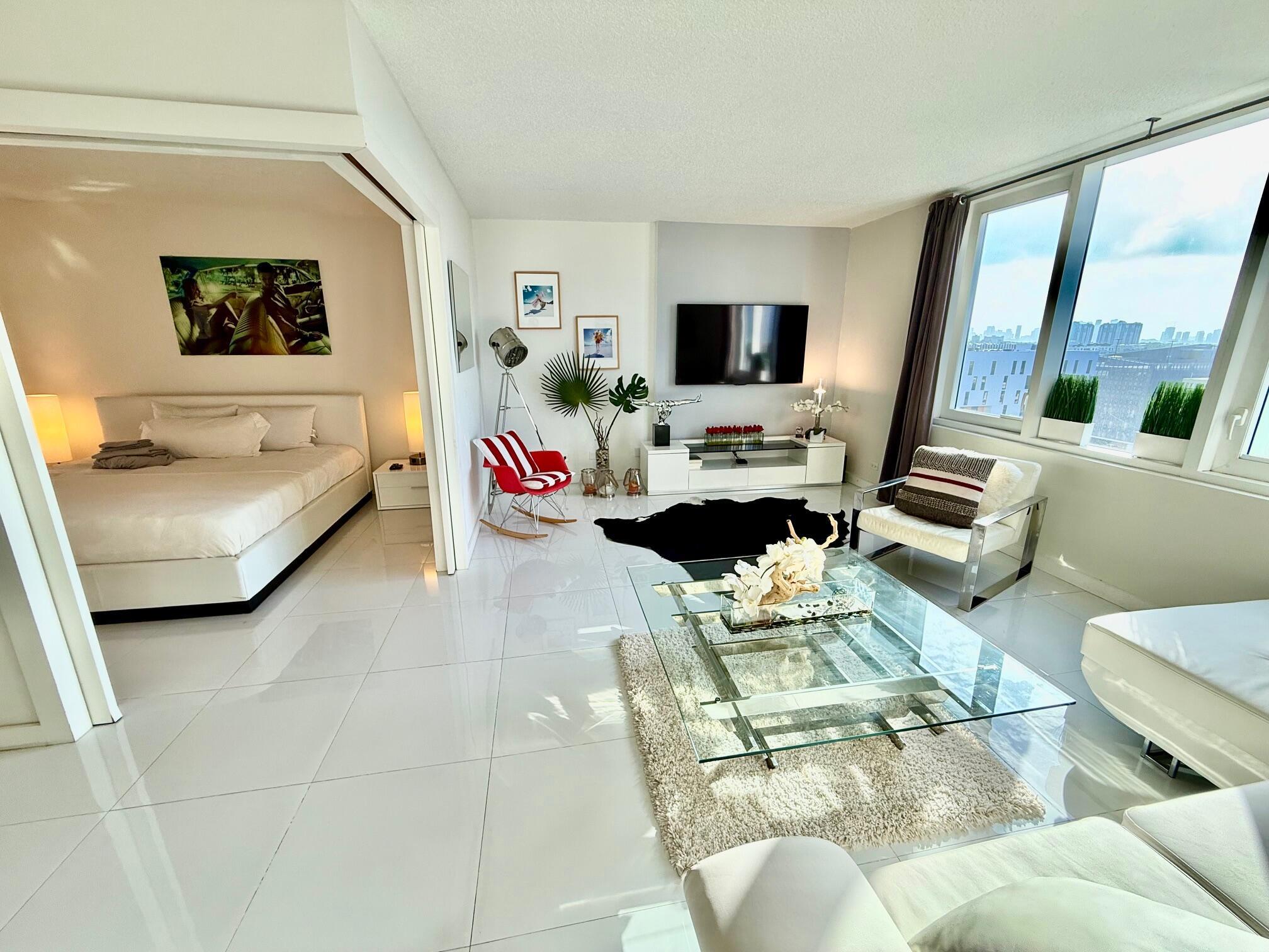 2301 Collins Ave #931