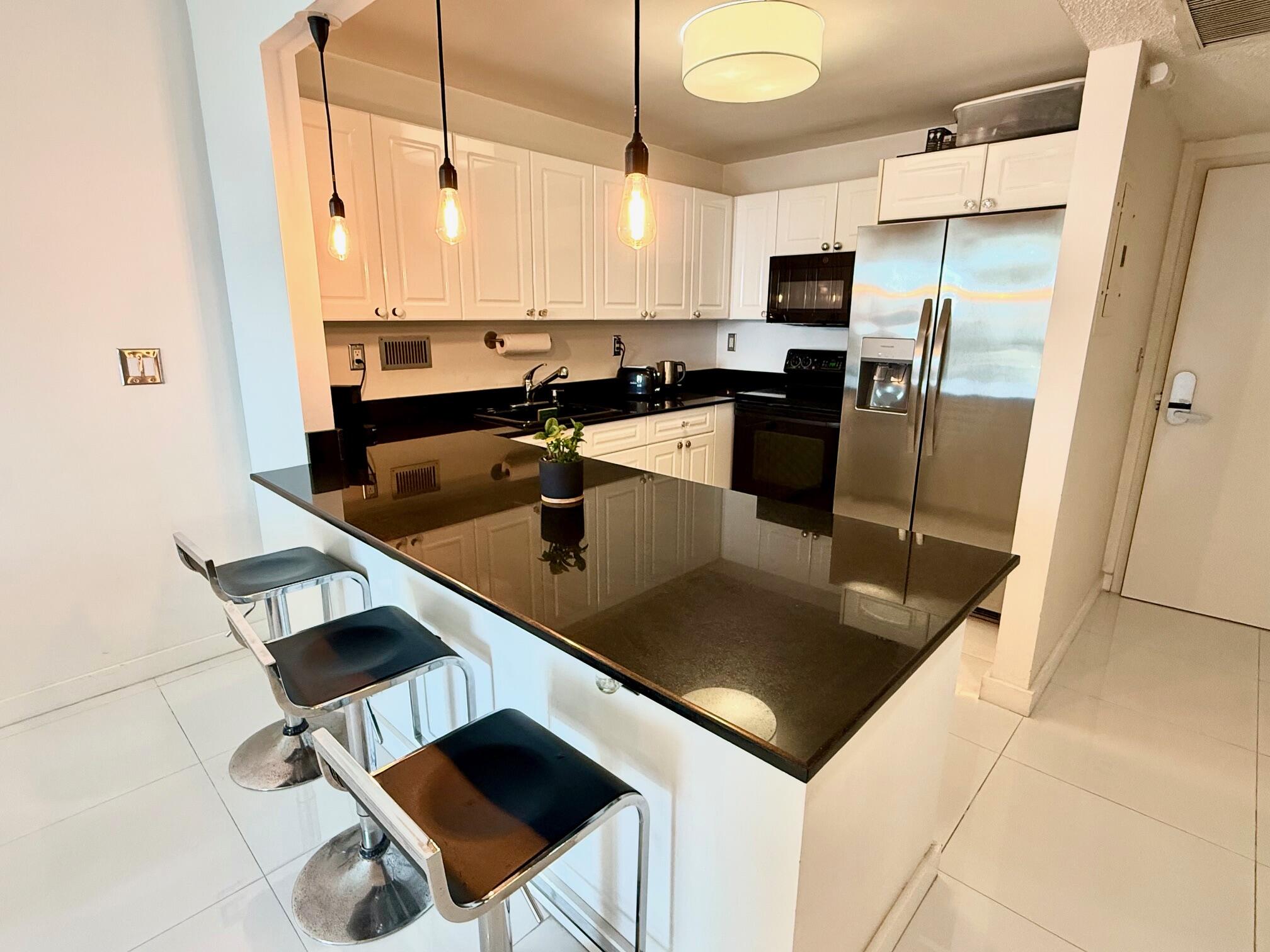 image Roney Palace Condo18