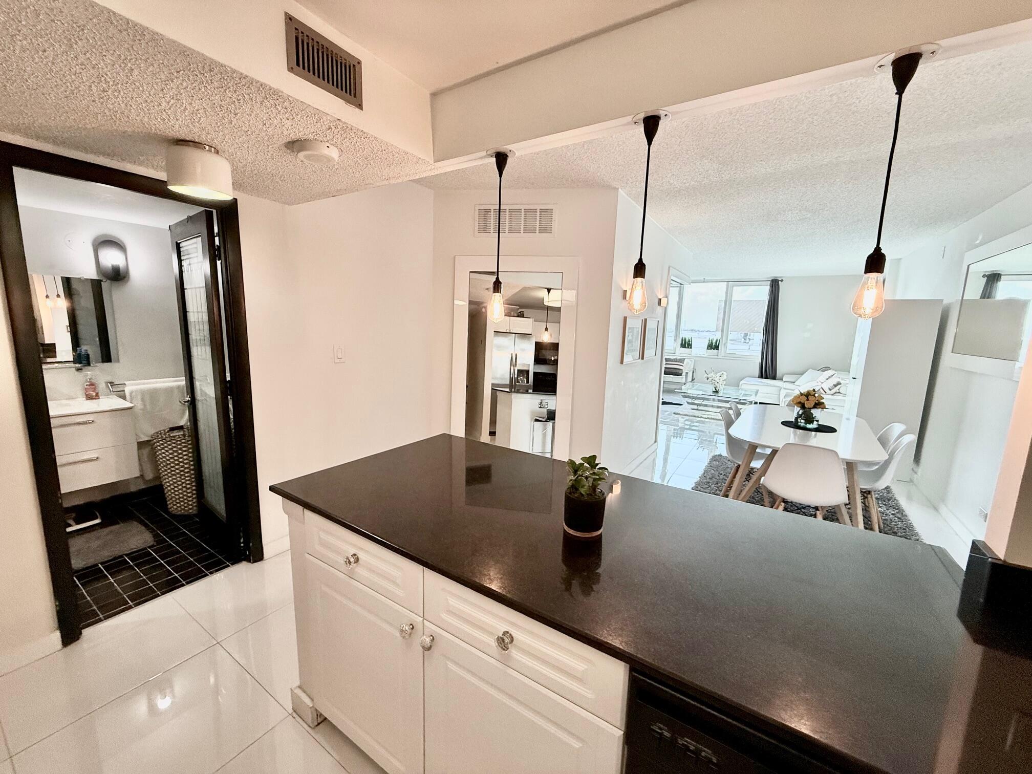 image Roney Palace Condo20