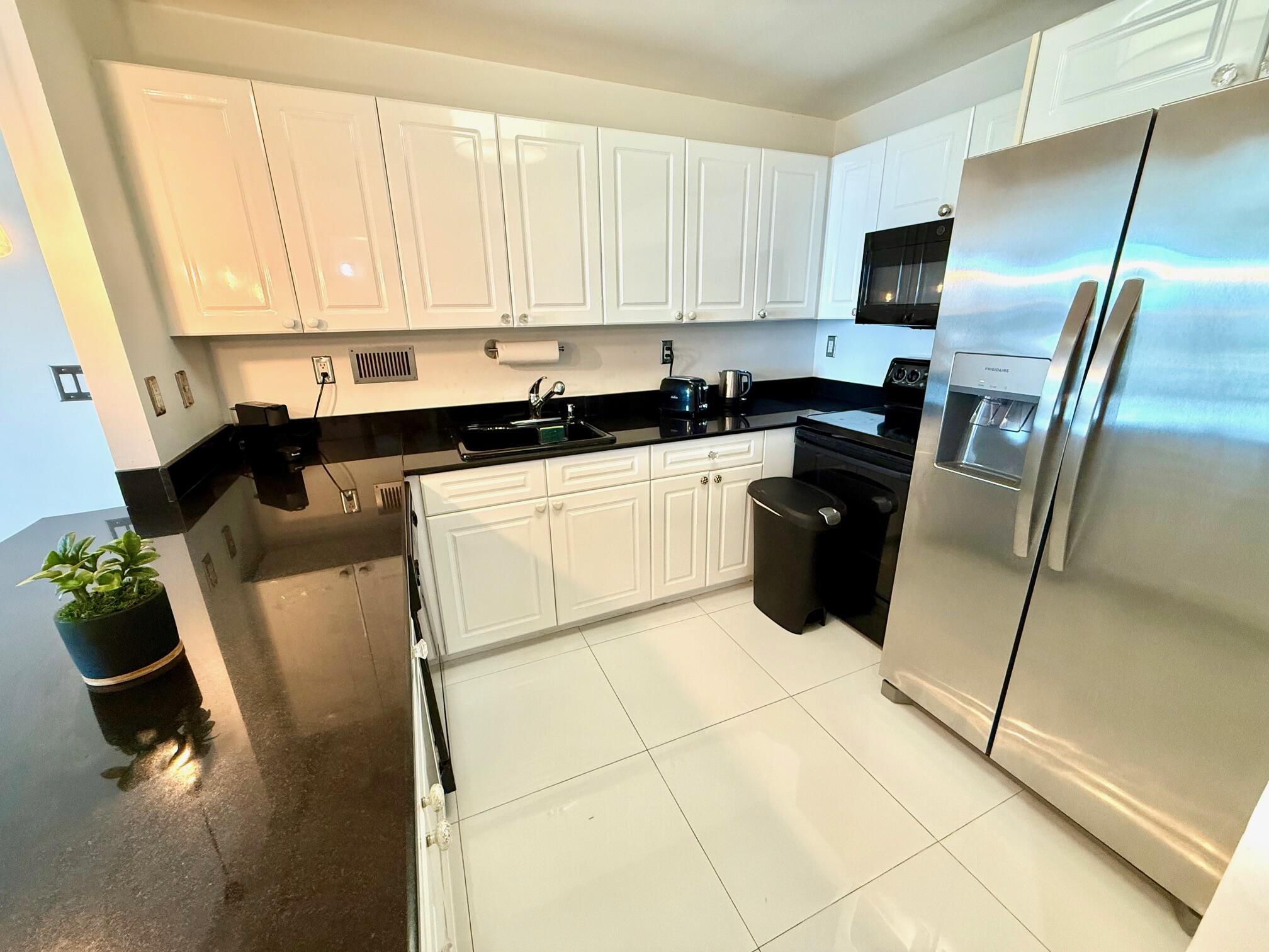 image Roney Palace Condo23