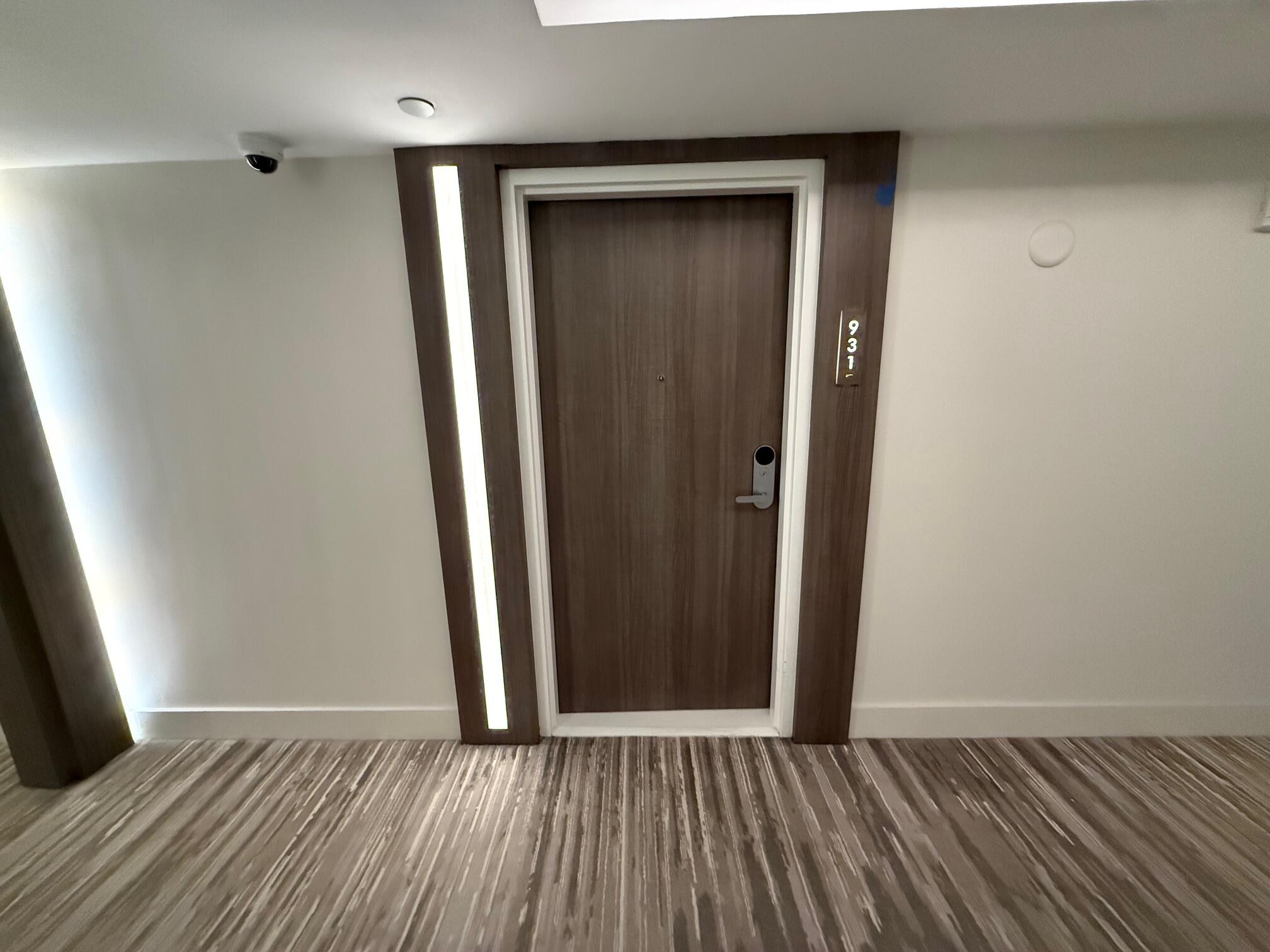 image Roney Palace Condo6