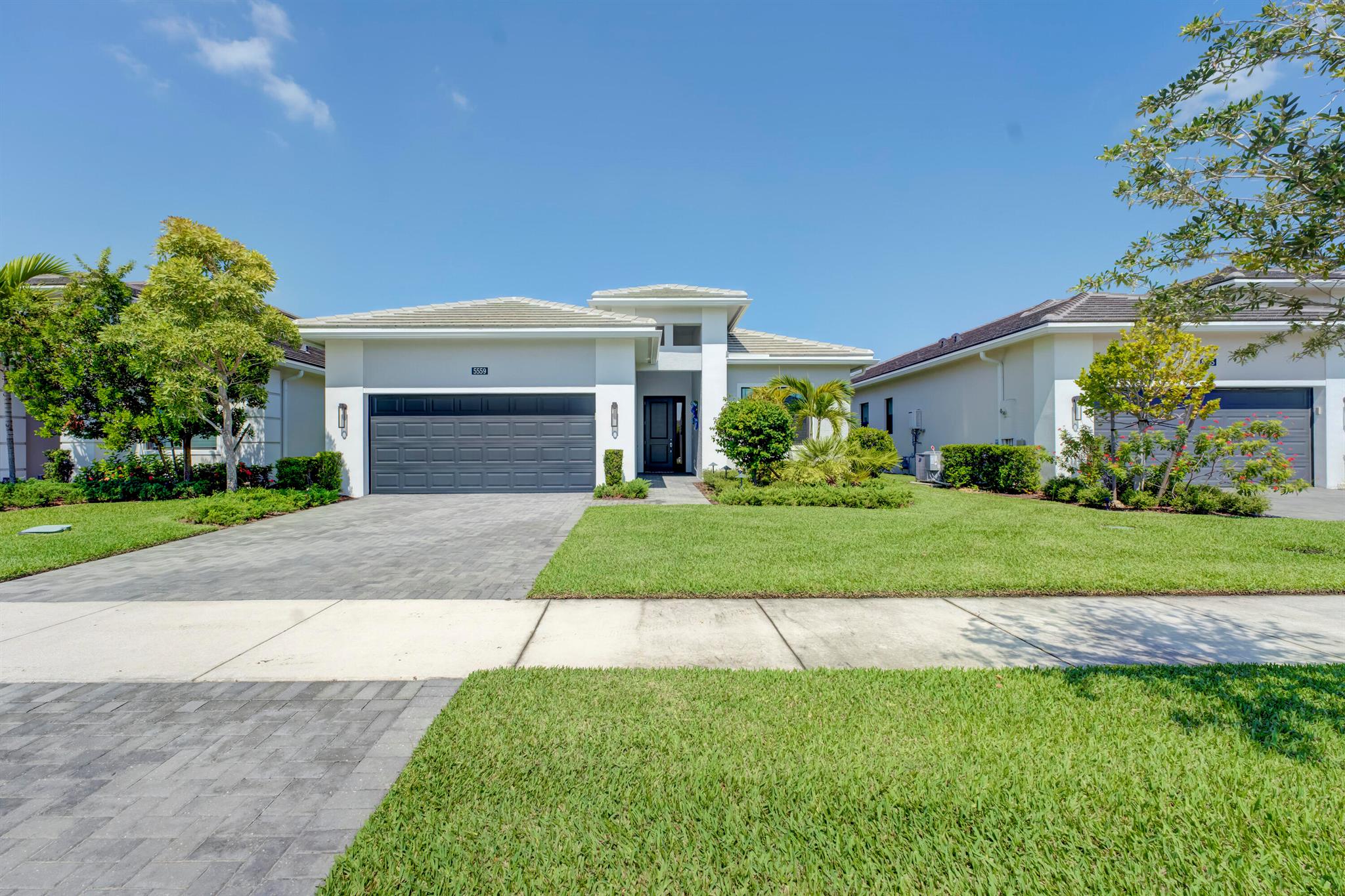 5559 Captiva Ln