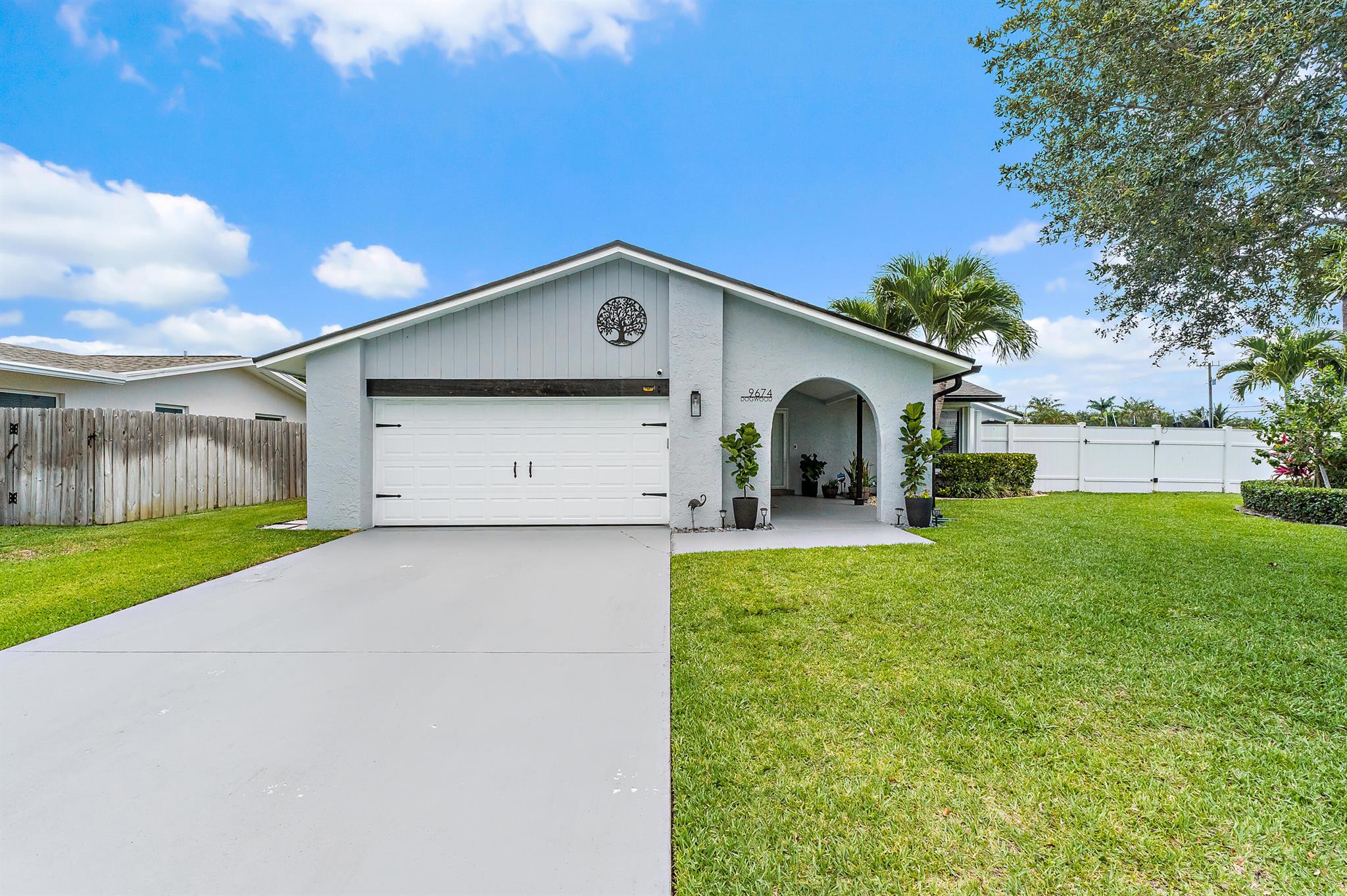 9674 Dogwood Ave