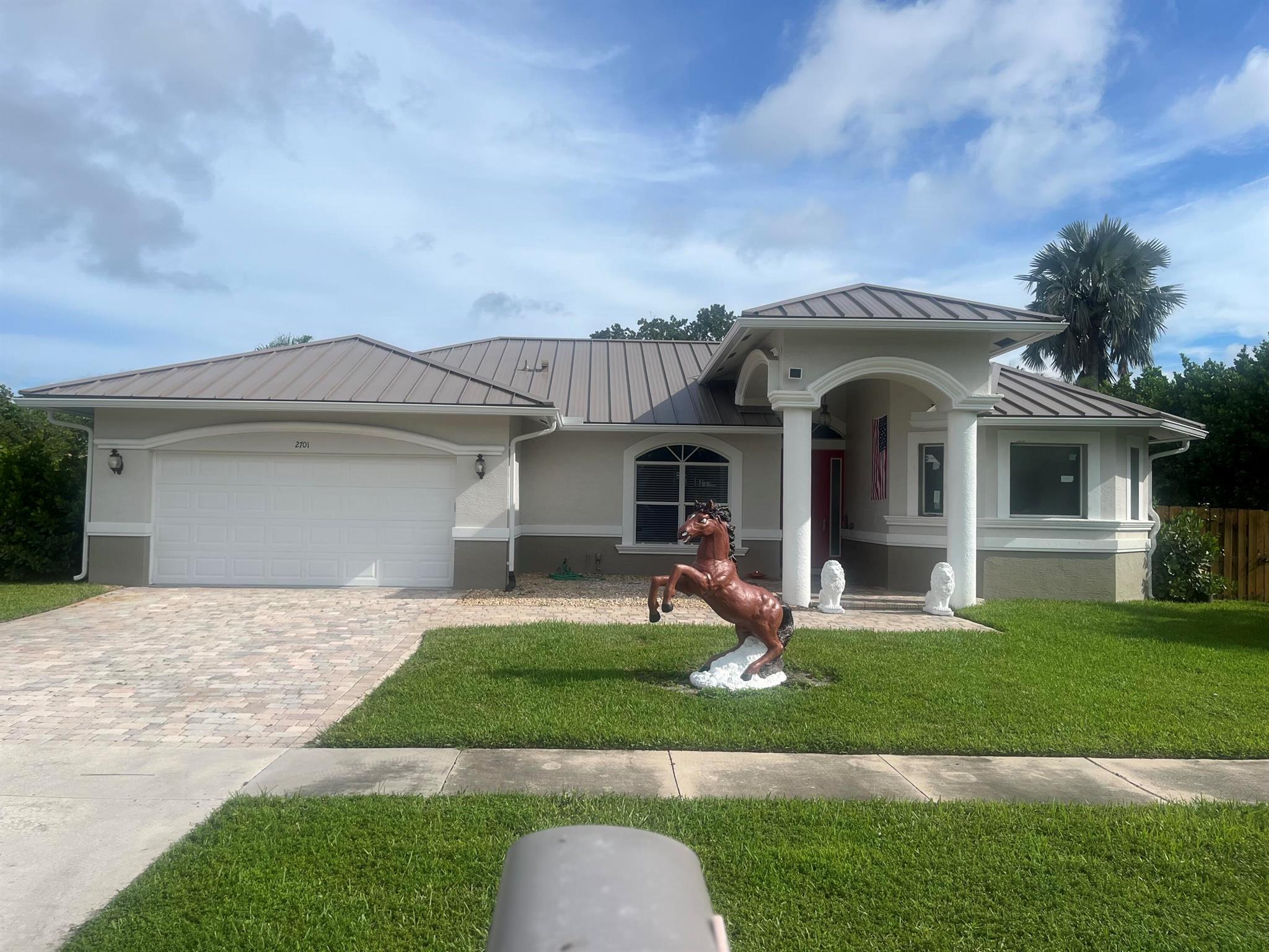 2701 Yarmouth Dr