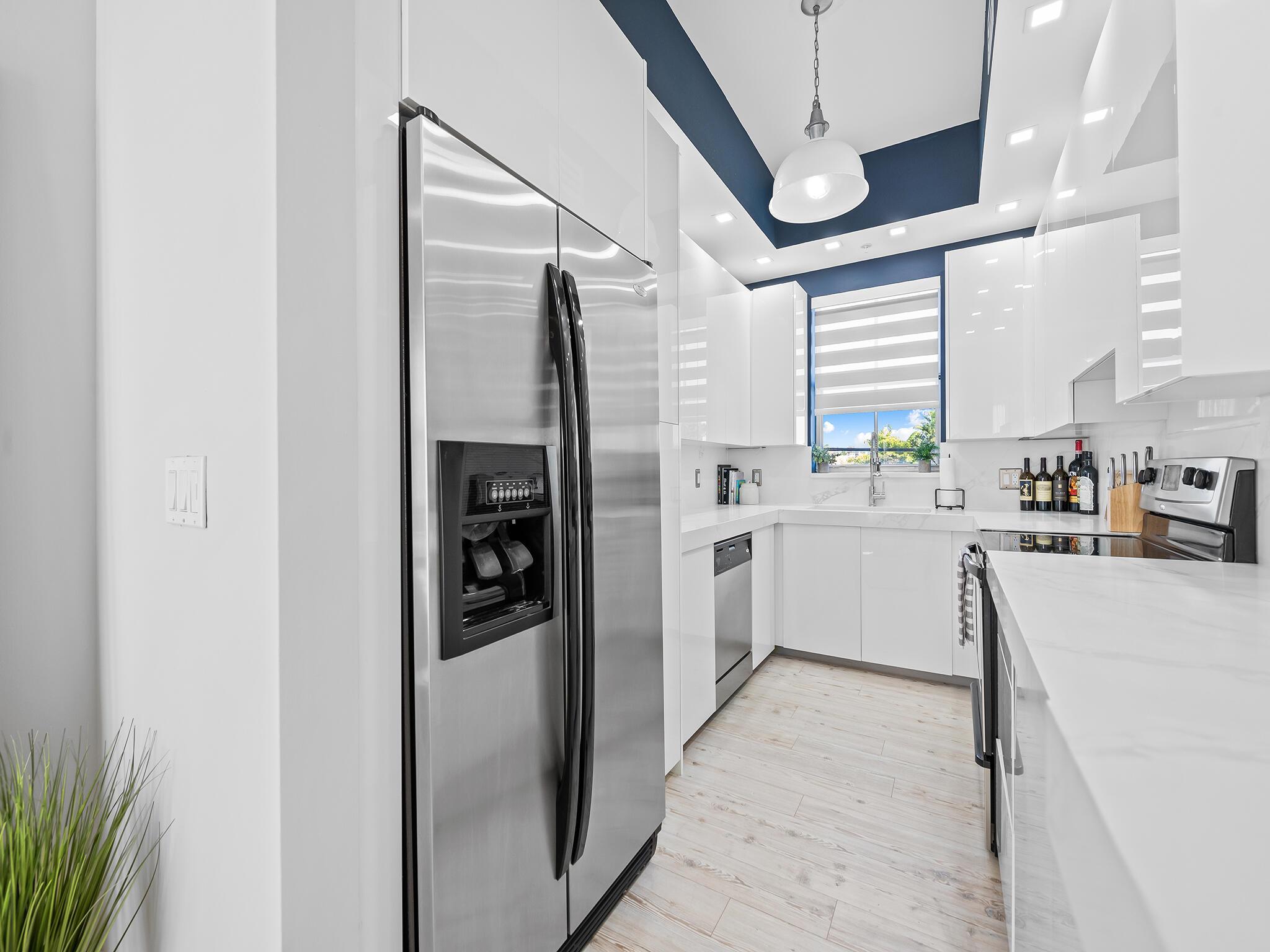 2331 Vintage Dr Lighthouse Point, FL 33064