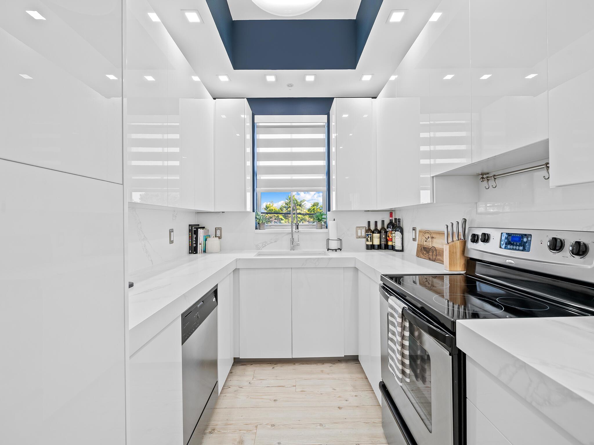 2331 Vintage Dr Lighthouse Point, FL 33064