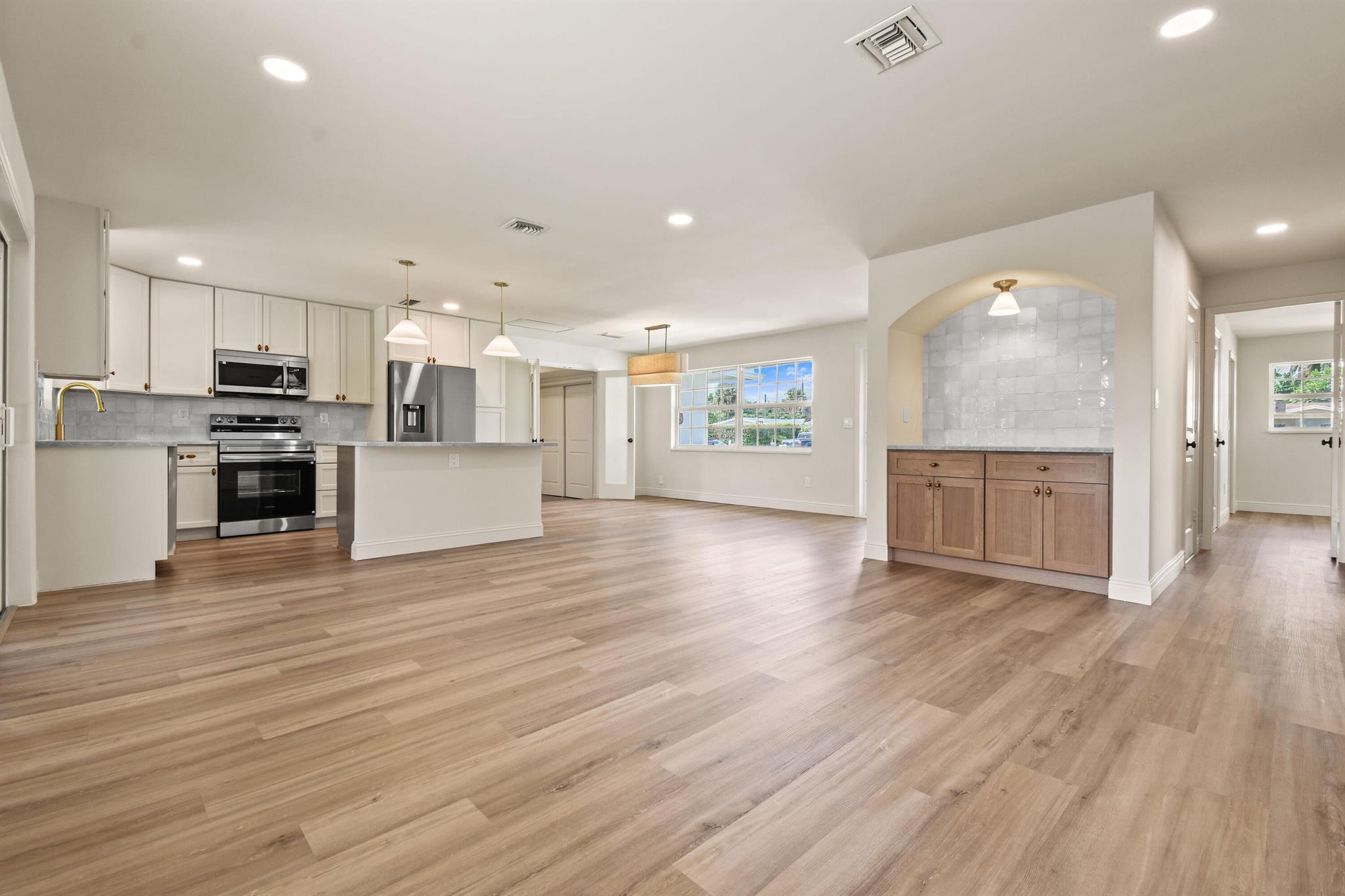 328 Balsam St