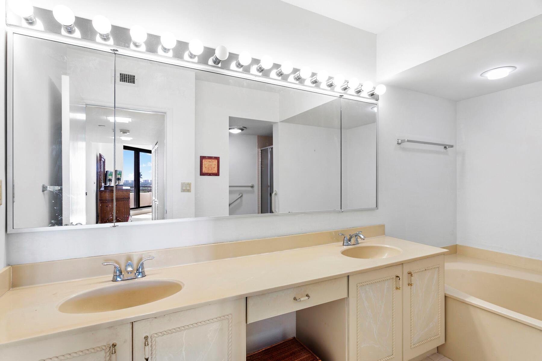 3322 Casseekey Is Rd #504 Jupiter, FL 33477