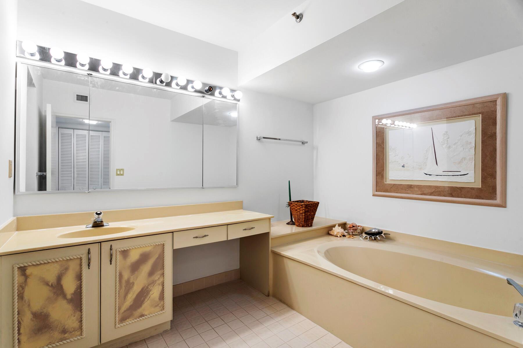 3322 Casseekey Is Rd #504 Jupiter, FL 33477