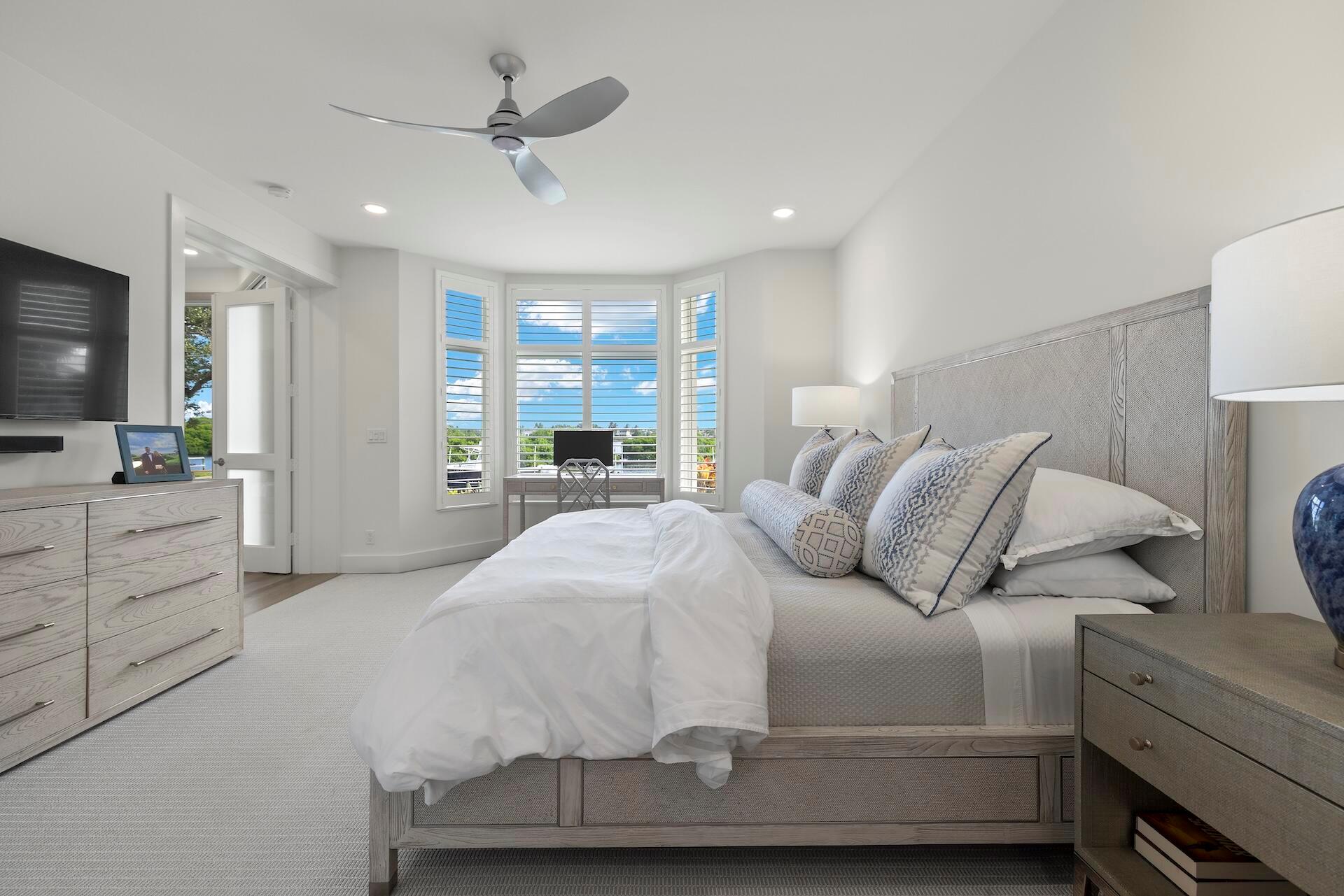 220 Eagle Dr Jupiter, FL 33477