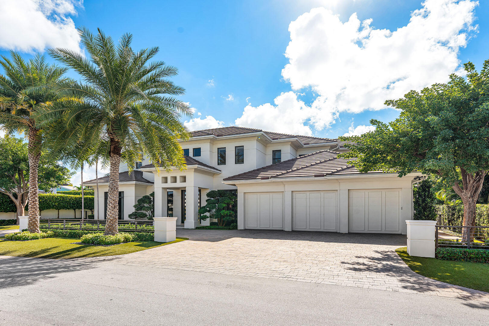 252 S Silver Palm Boca Raton, FL 33432