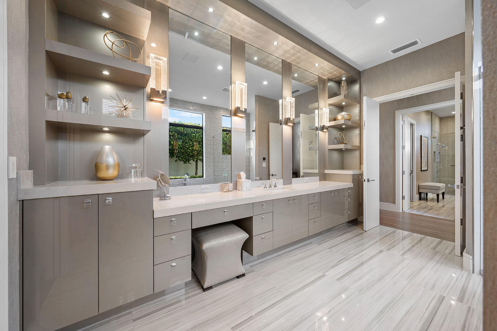 252 S Silver Palm Boca Raton, FL 33432