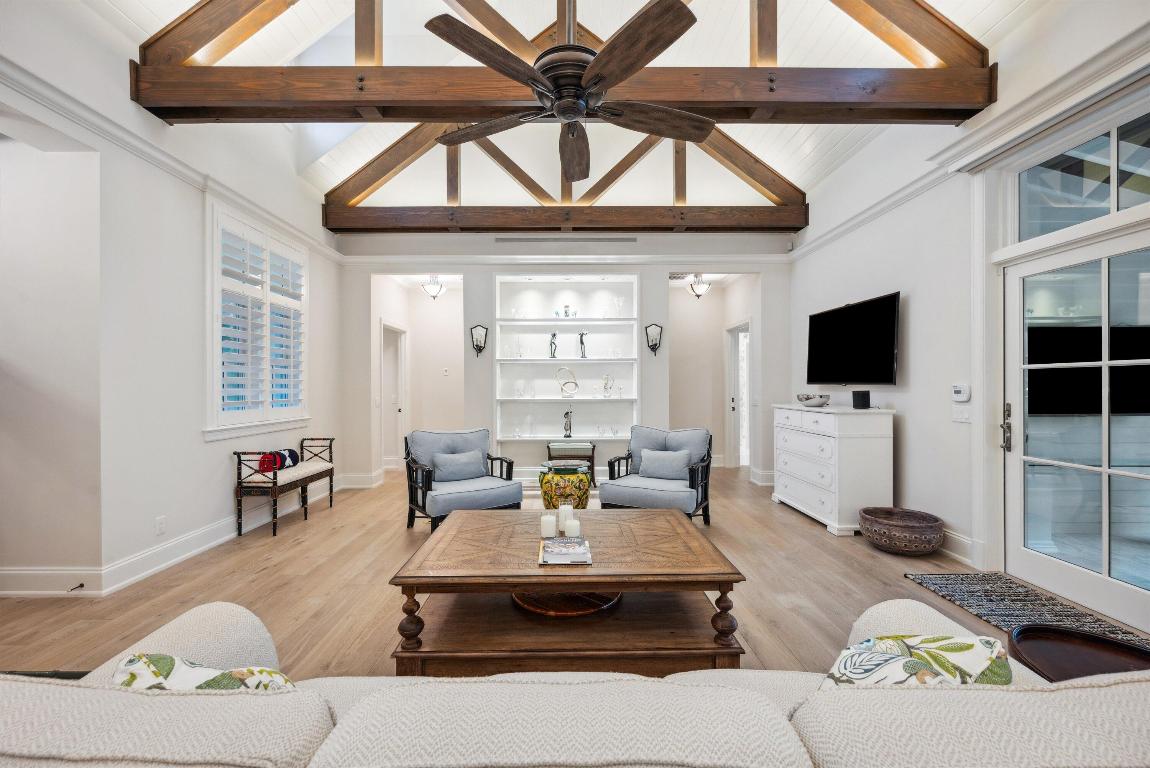 105 Weomi Jupiter, FL 33458