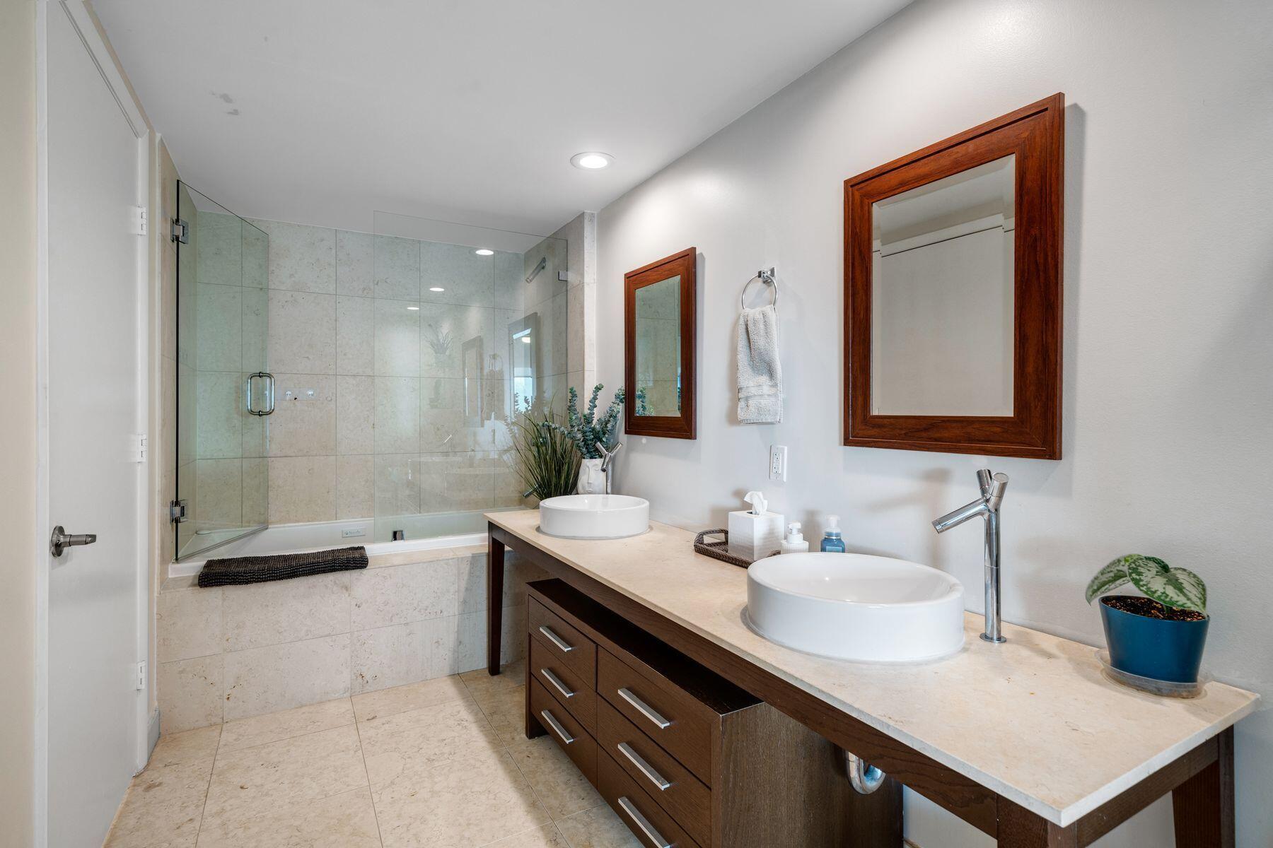 image Iconbrickell Condo No 115