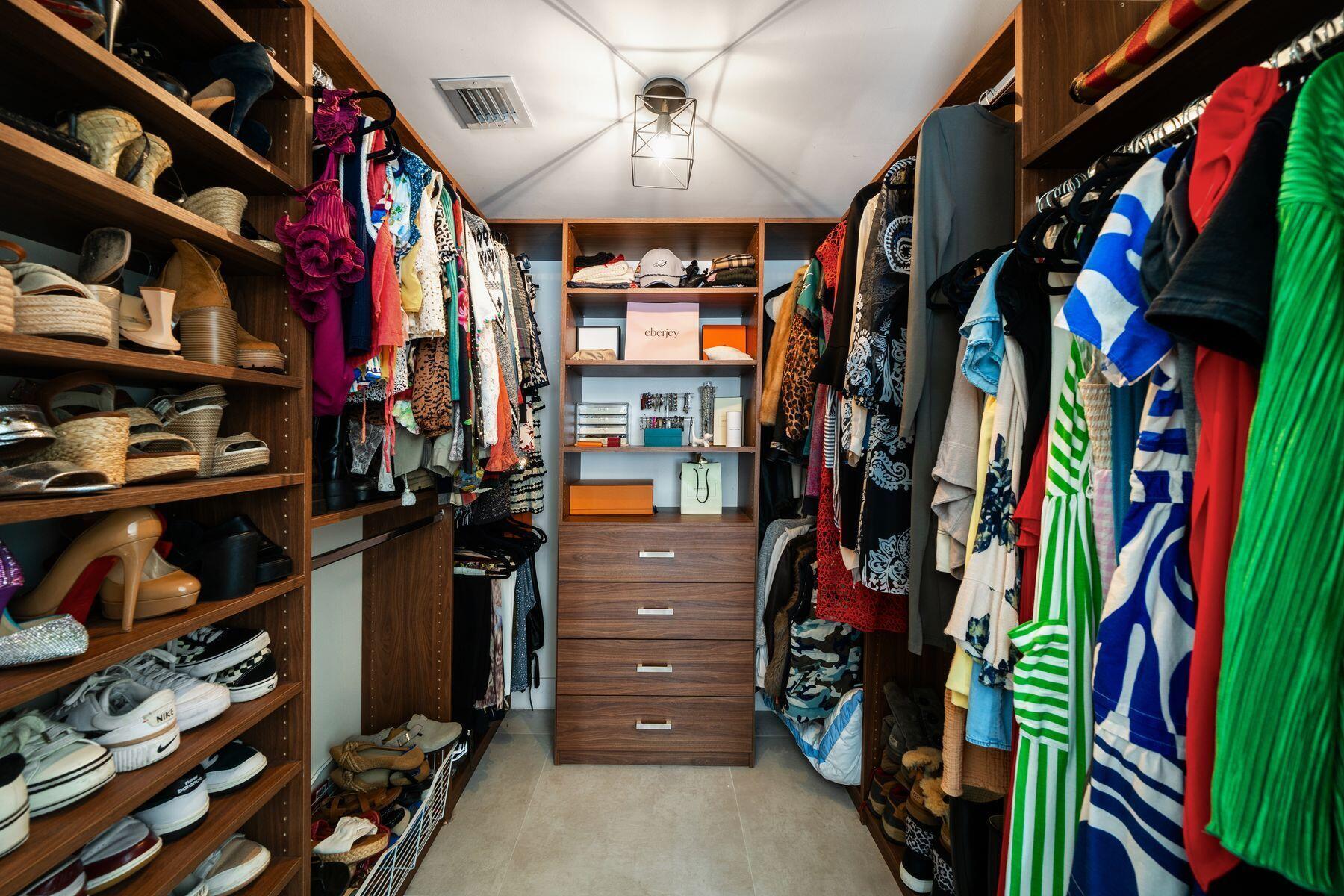 image Iconbrickell Condo No 117