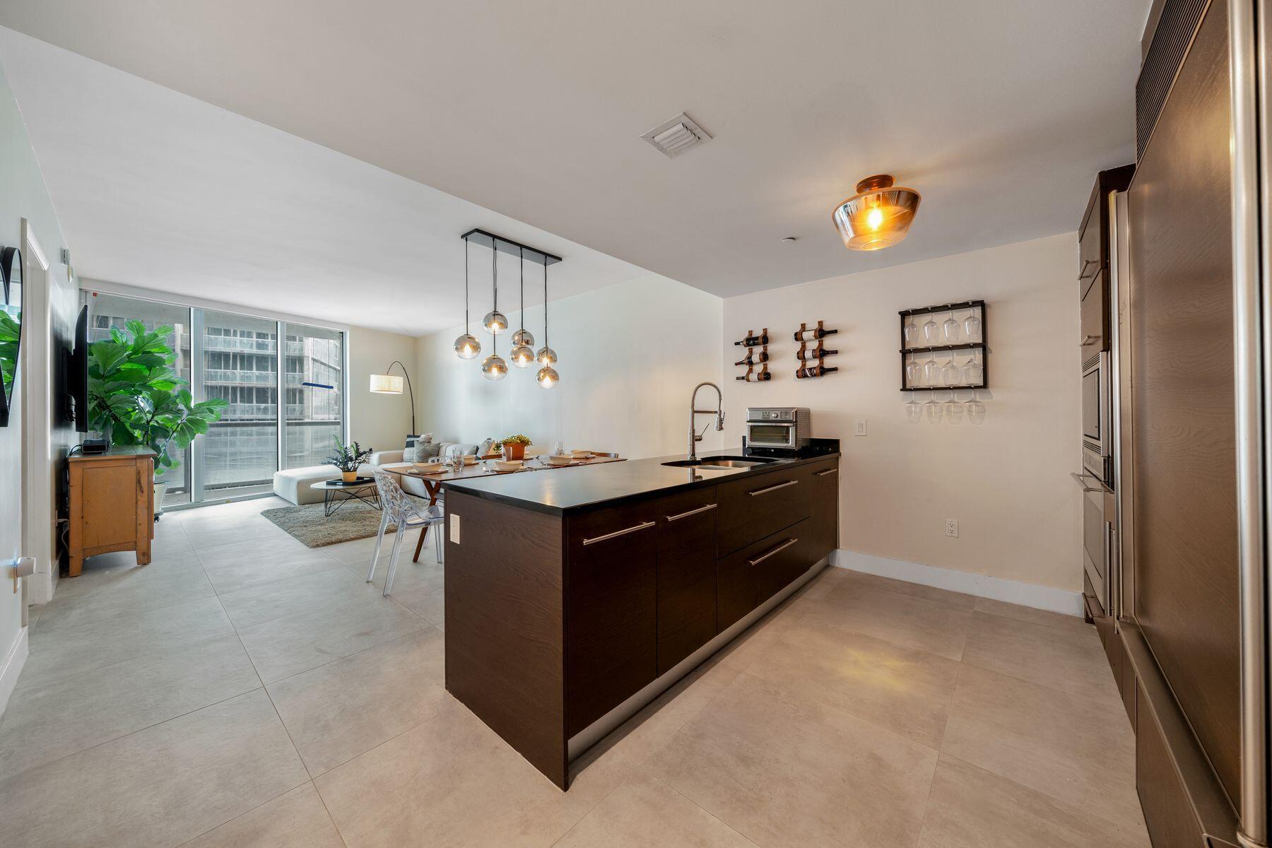 image Iconbrickell Condo No 17