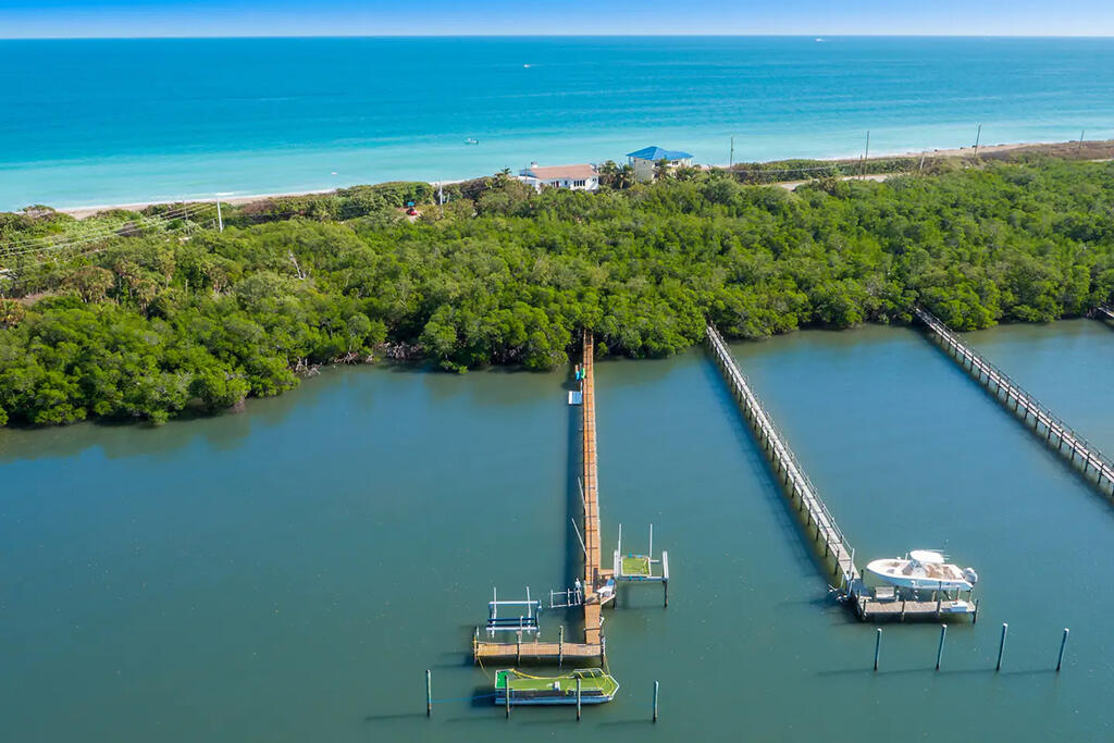 23 NE Macarthur Stuart, FL 34996