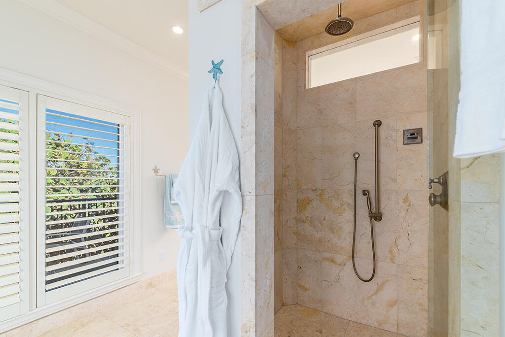 23 NE Macarthur Stuart, FL 34996