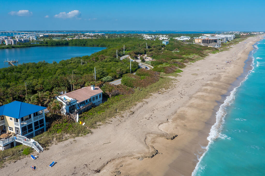 23 NE Macarthur Stuart, FL 34996