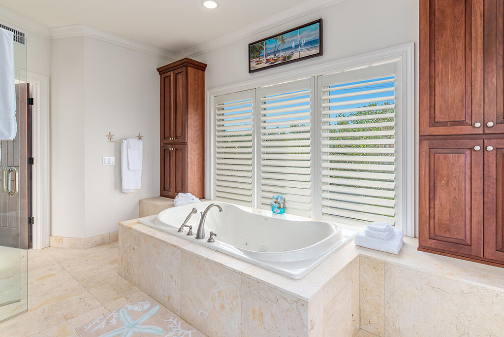 23 NE Macarthur Stuart, FL 34996