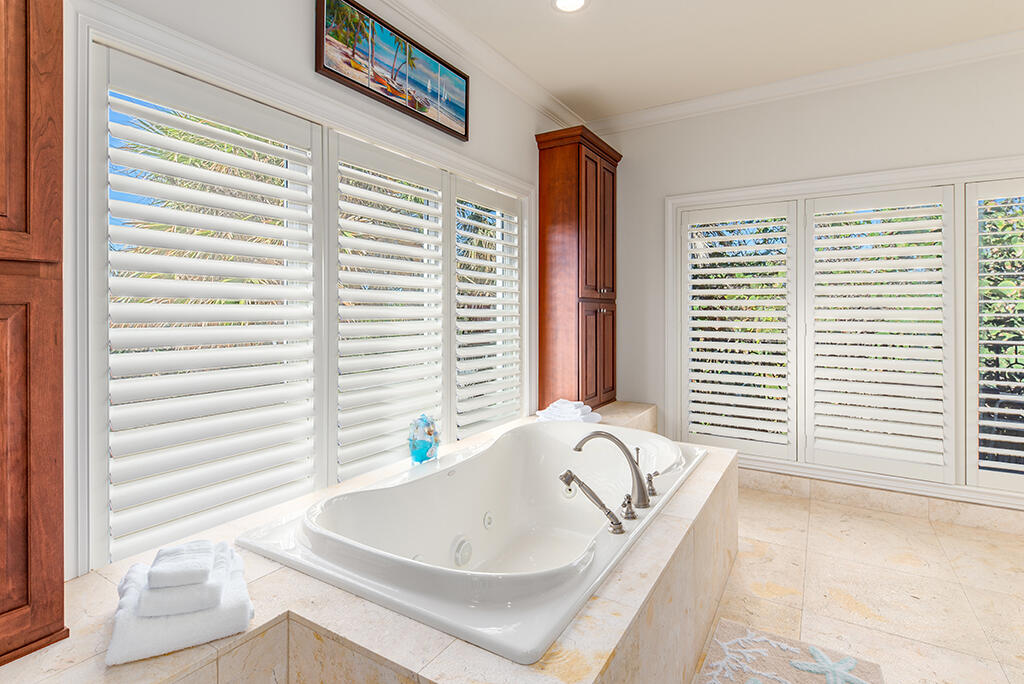 23 NE Macarthur Stuart, FL 34996