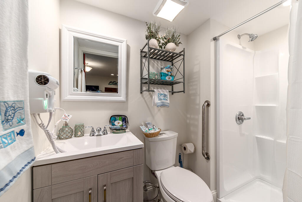 23 NE Macarthur Stuart, FL 34996