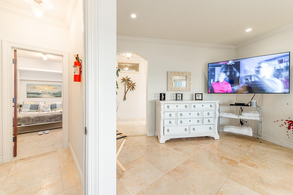 23 NE Macarthur Stuart, FL 34996