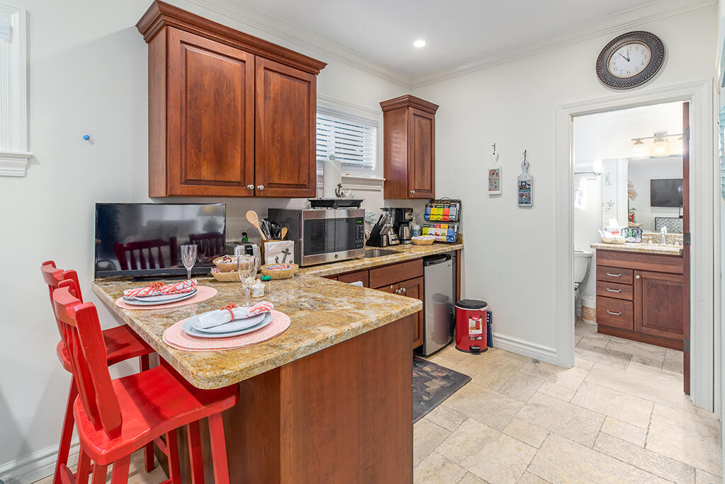 23 NE Macarthur Stuart, FL 34996