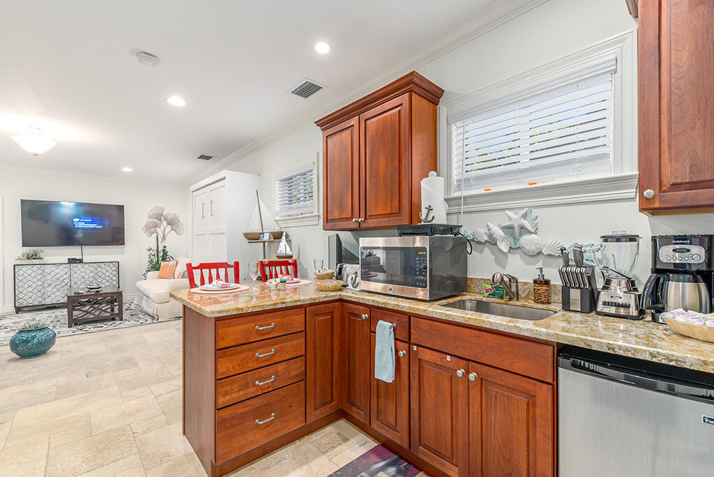 23 NE Macarthur Stuart, FL 34996