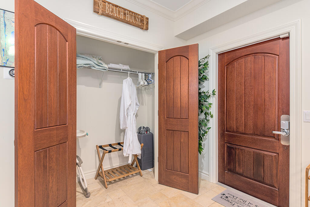 23 NE Macarthur Stuart, FL 34996