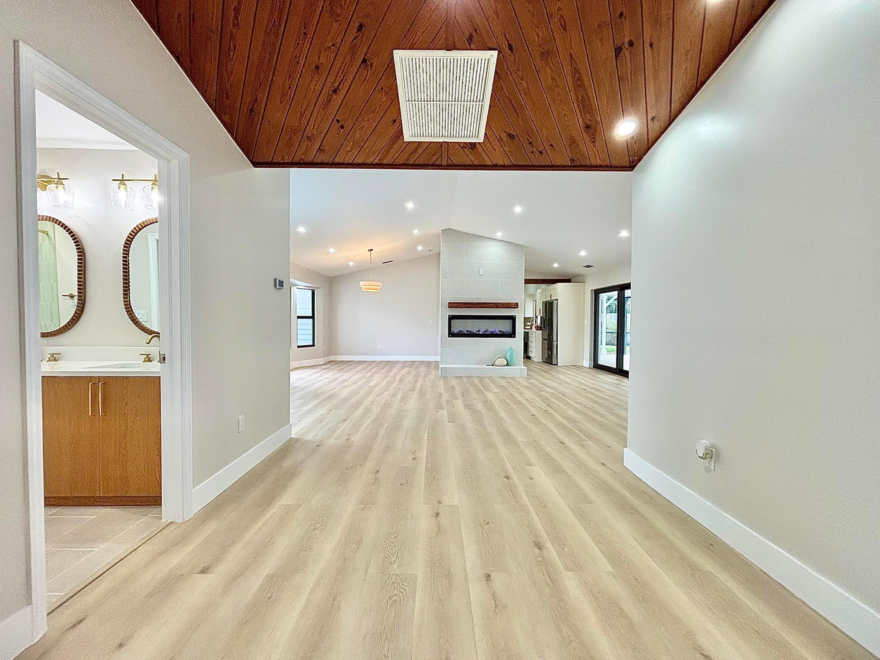 14 SE Paddock Jupiter, FL 33469