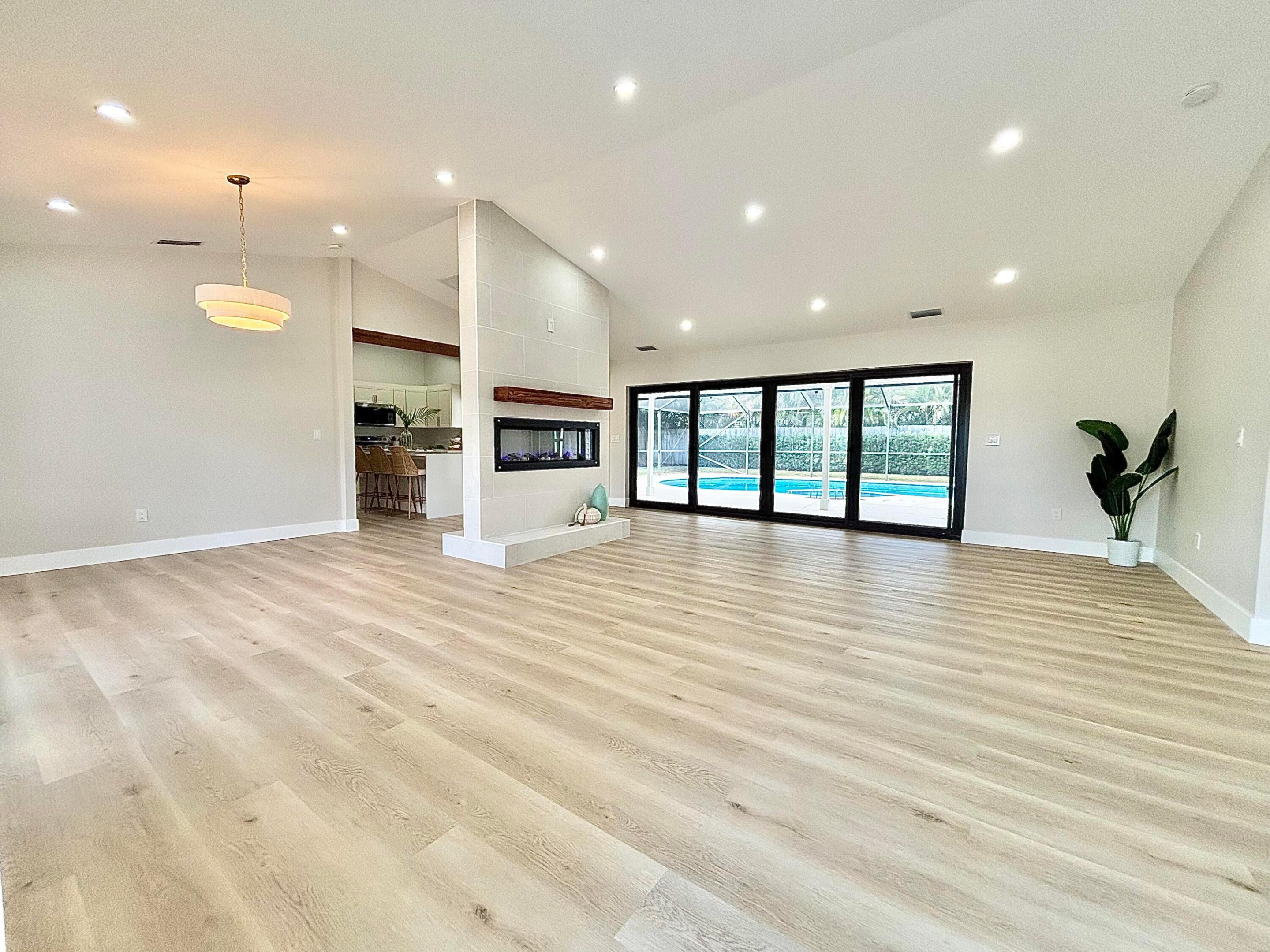 14 SE Paddock Jupiter, FL 33469