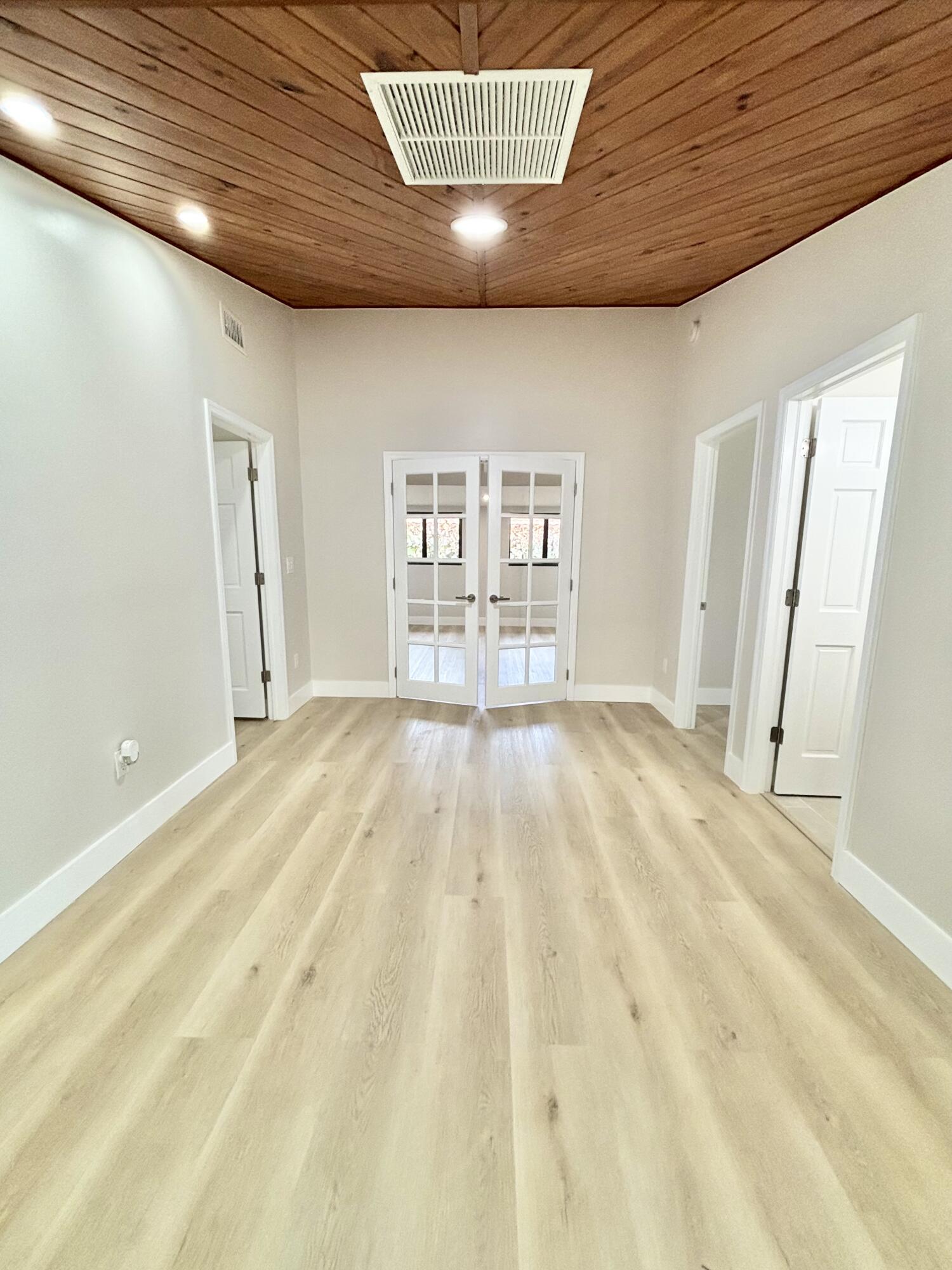 14 SE Paddock Jupiter, FL 33469