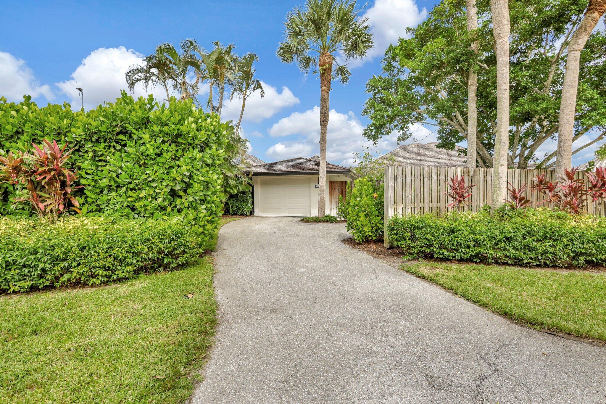 11880 Pebblewood Wellington, FL 33414
