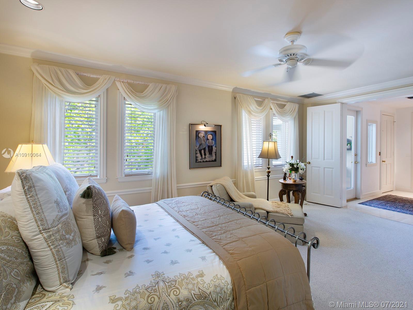 3517 Bayshore Villas Dr Coconut Grove, FL 33133