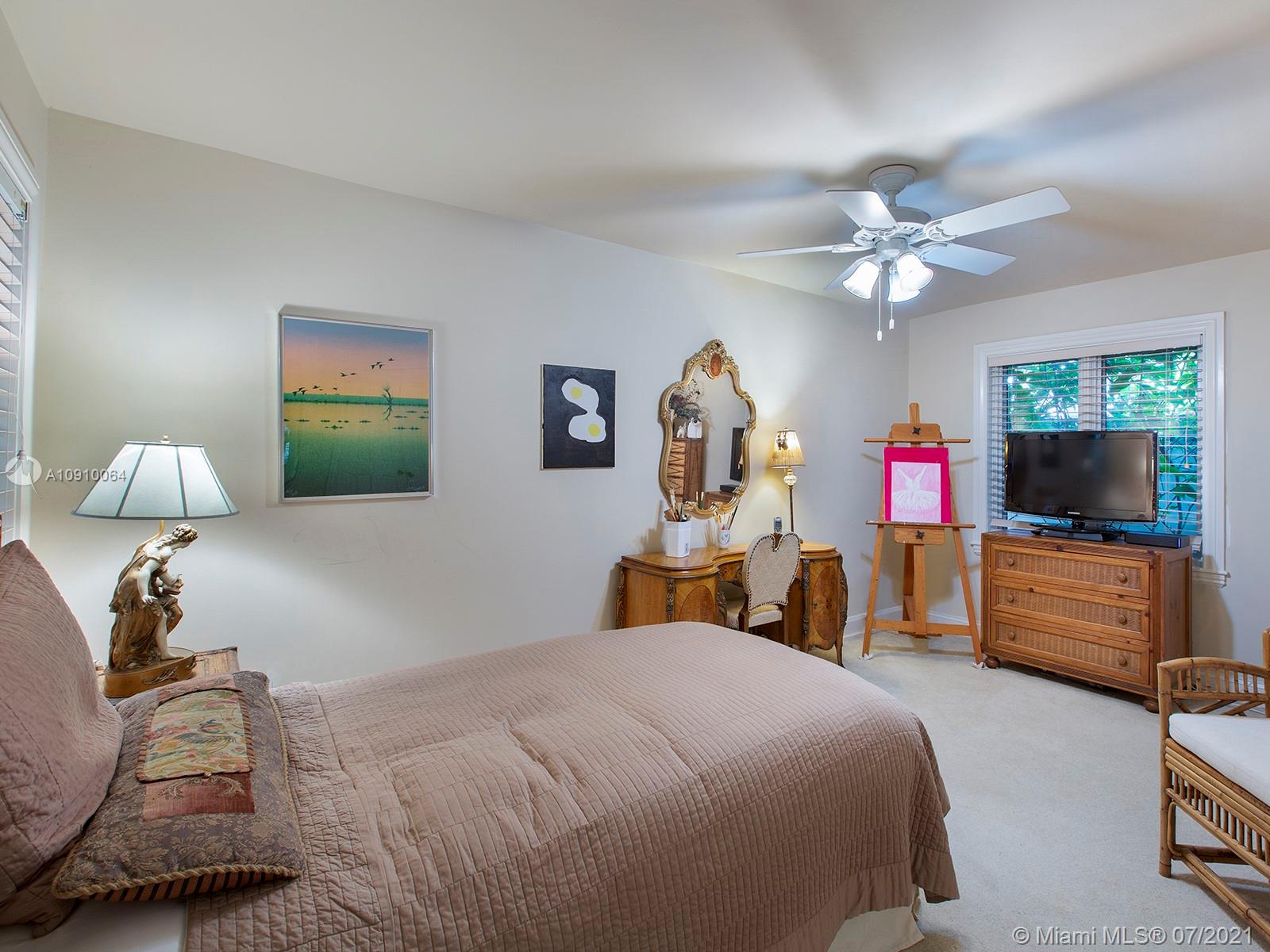 3517 Bayshore Villas Dr Coconut Grove, FL 33133