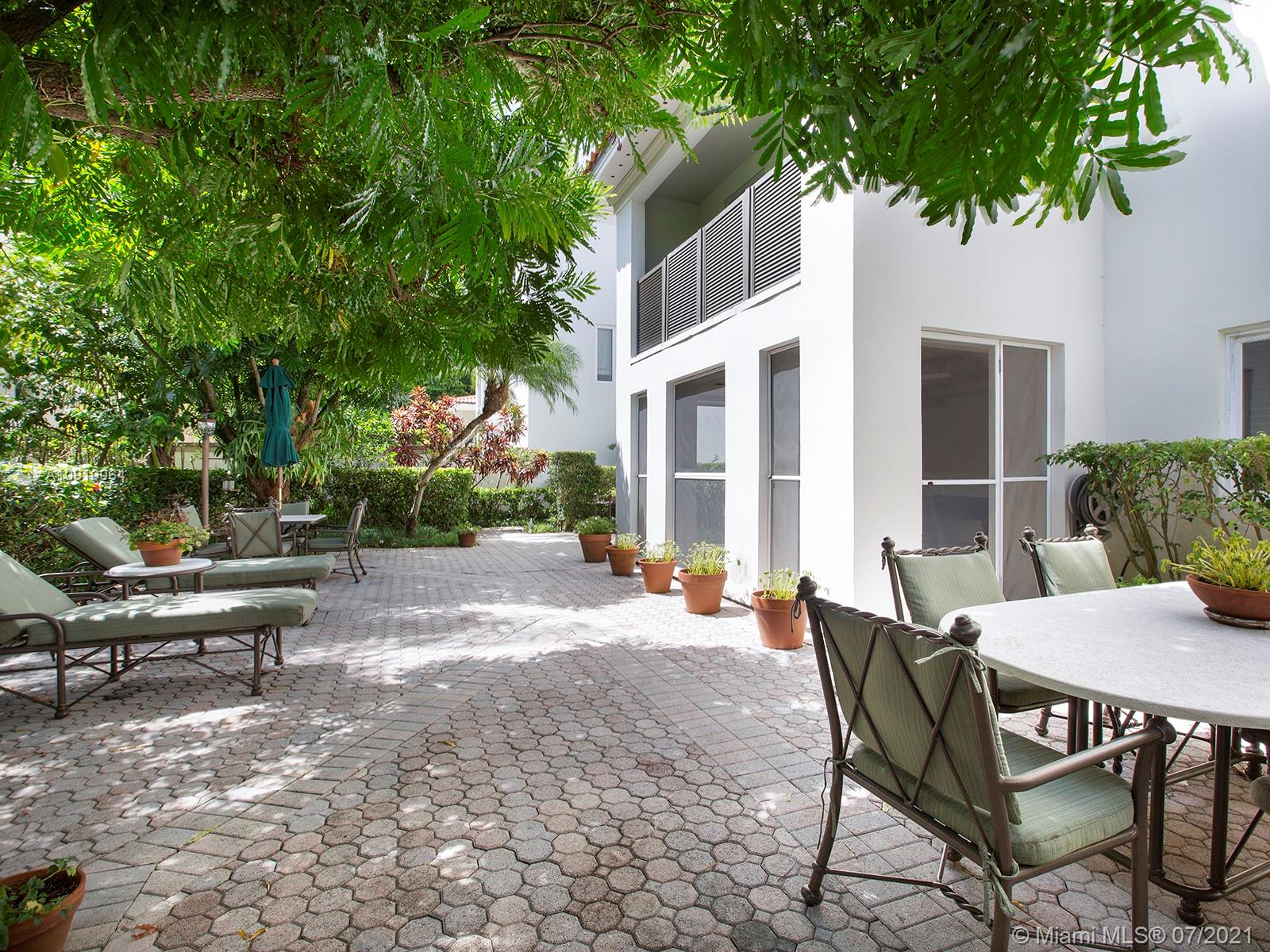 3517 Bayshore Villas Dr Coconut Grove, FL 33133