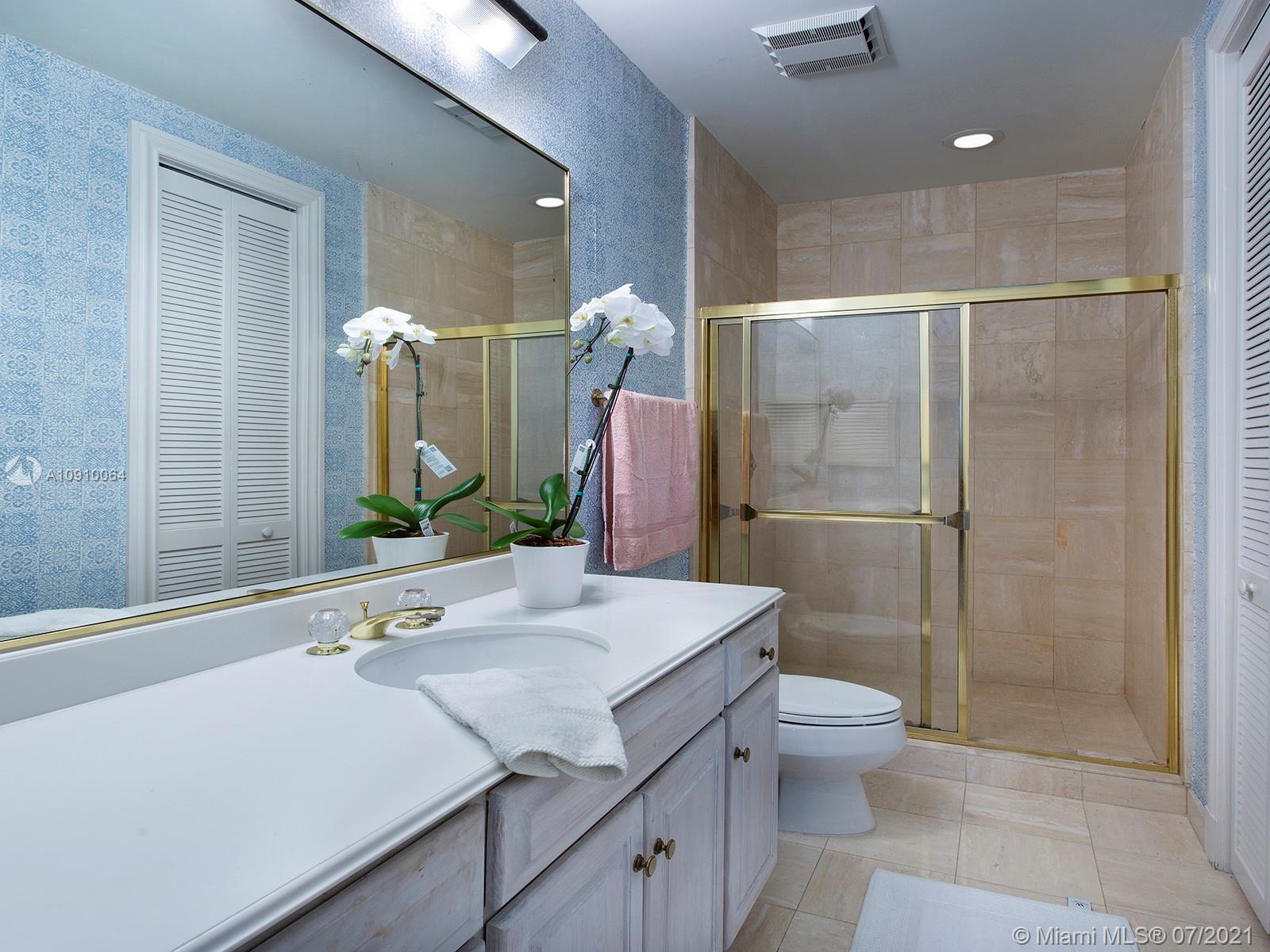 3517 Bayshore Villas Dr Coconut Grove, FL 33133