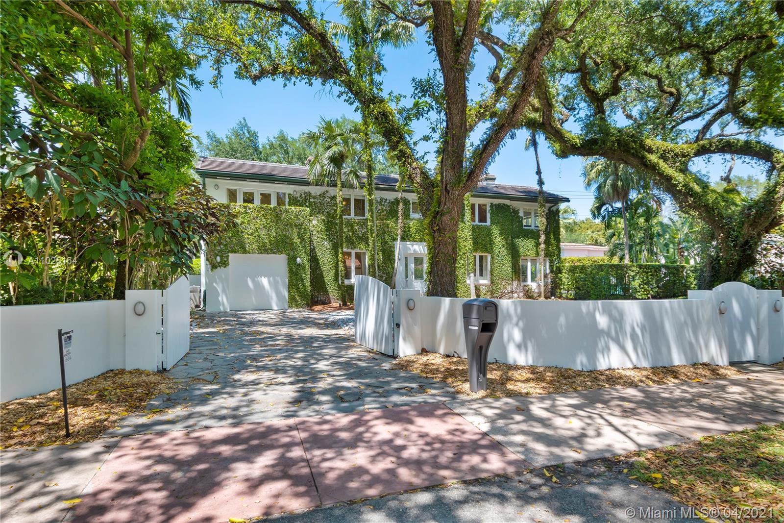 743 Anastasia Ave Coral Gables, FL 33134