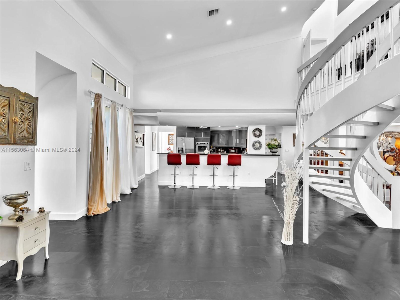 616 Ocean Blvd,Golden Beach, FL 33160