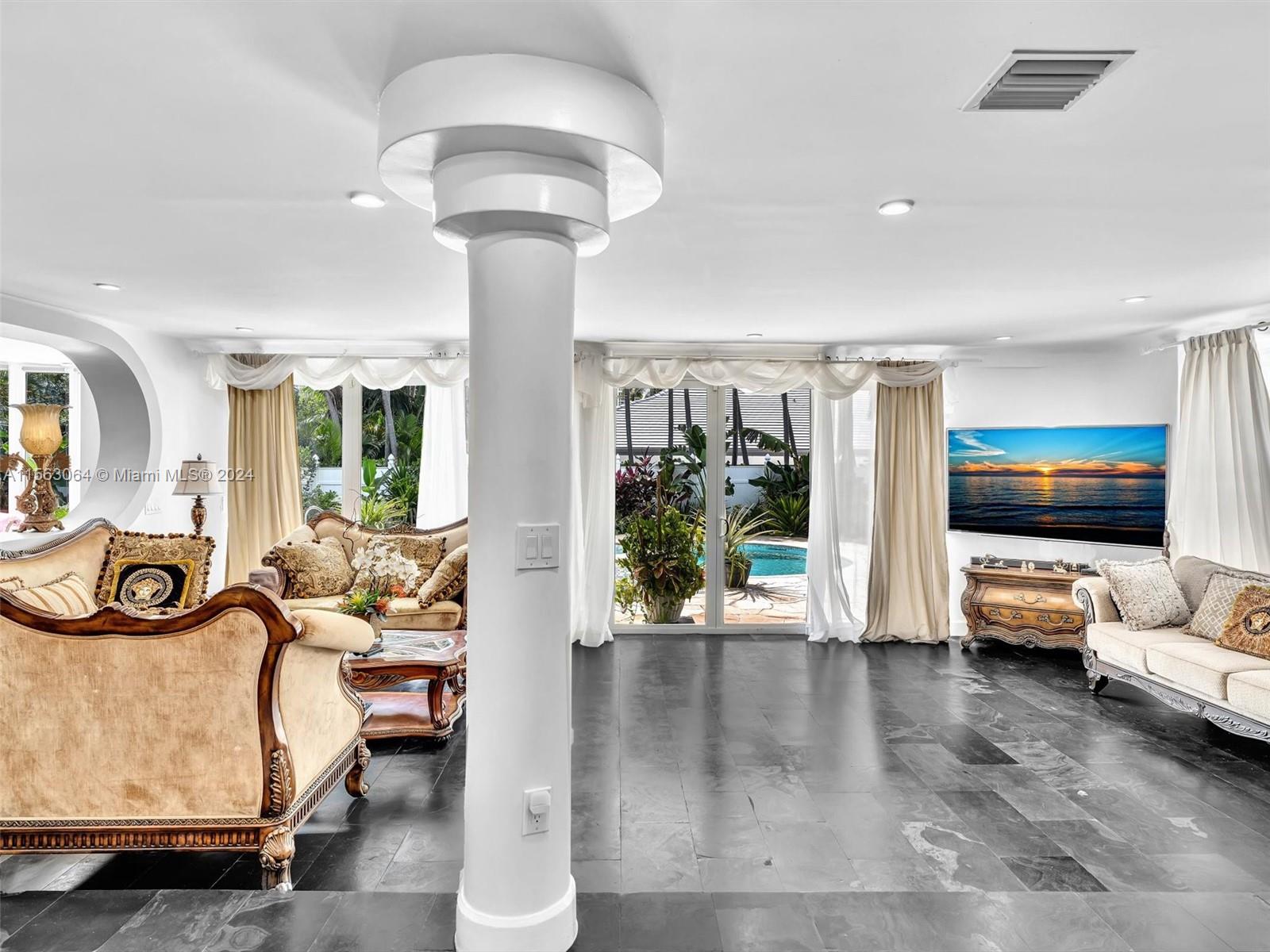 616 Ocean Blvd,Golden Beach, FL 33160