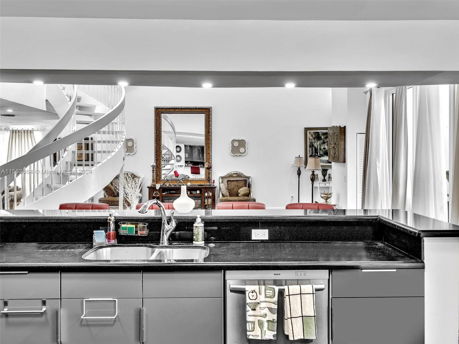 616 Ocean Blvd,Golden Beach, FL 33160