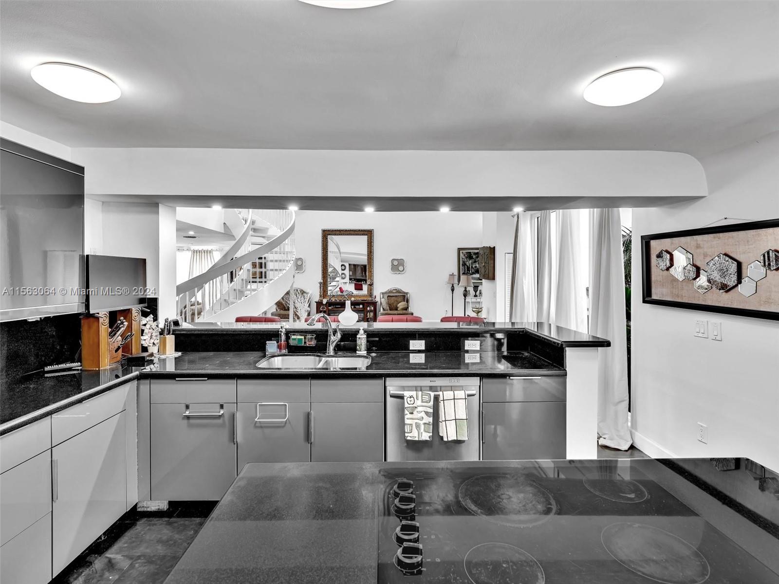 616 Ocean Blvd,Golden Beach, FL 33160