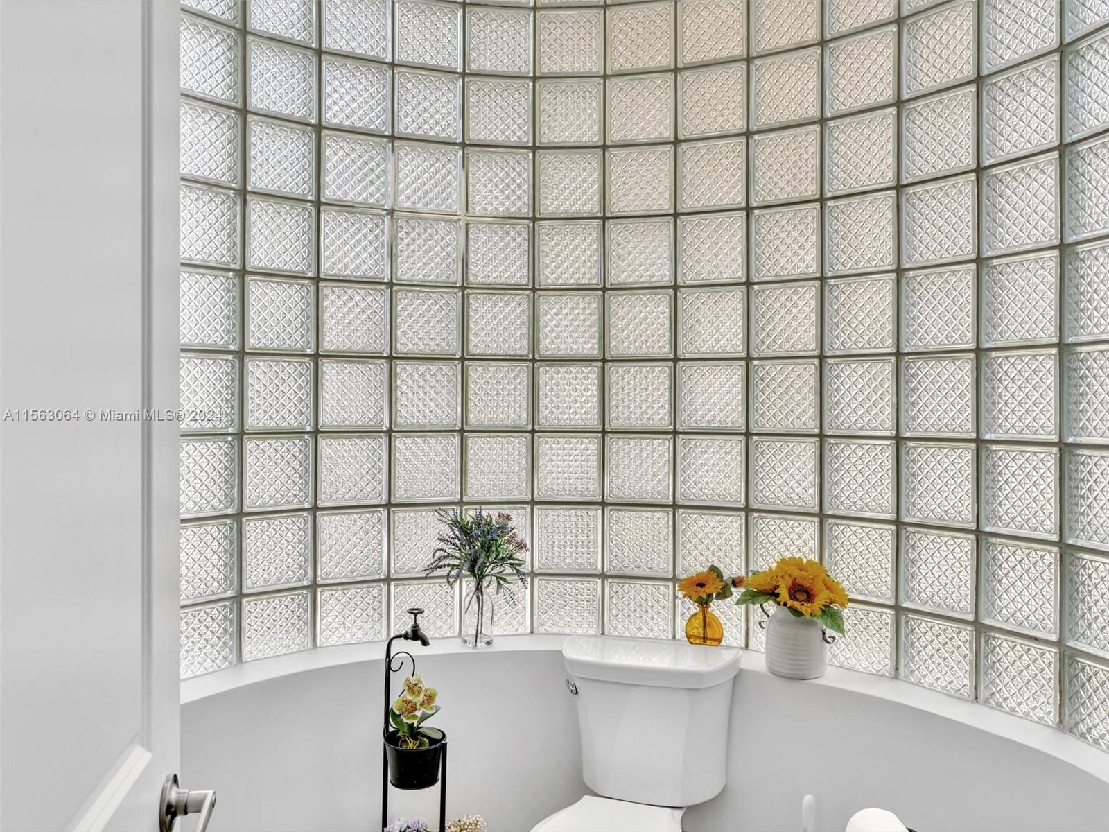 616 Ocean Blvd,Golden Beach, FL 33160