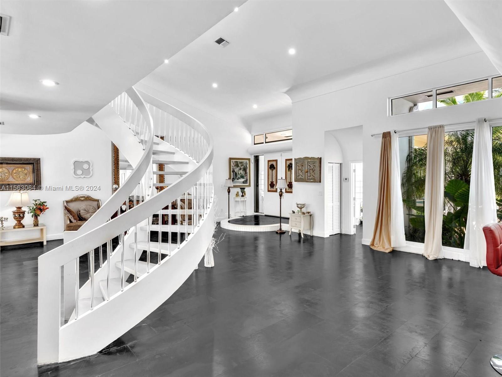 616 Ocean Blvd,Golden Beach, FL 33160