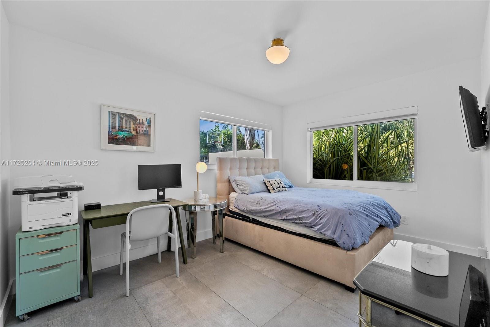 2104 NE 124th St North Miami, FL 33181